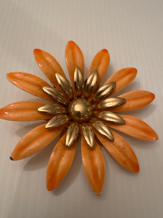 Beautiful peach 1970s signed Sarah Coventry flower brooch