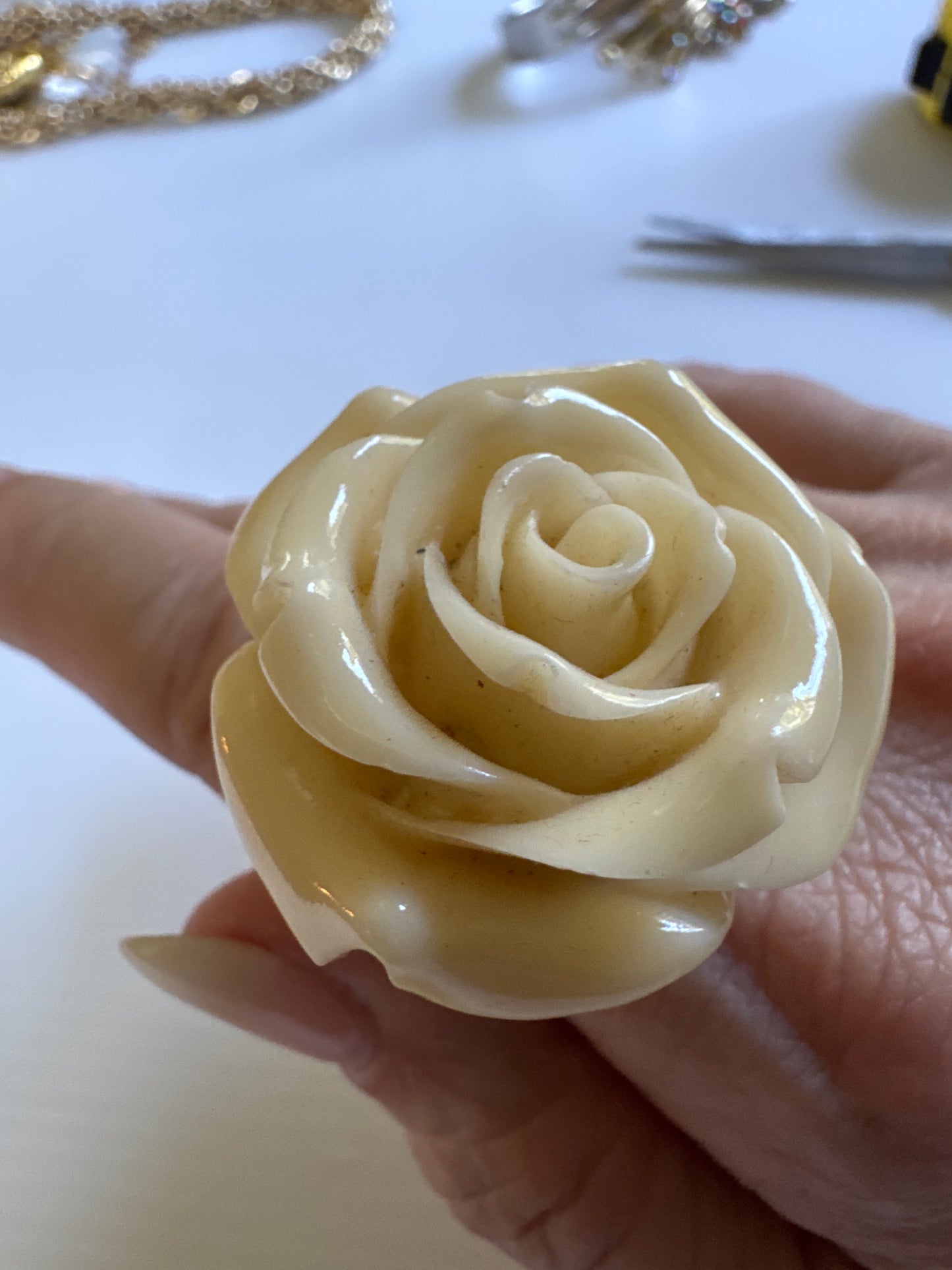 adjustable vintage, lucite flower ring in ivory