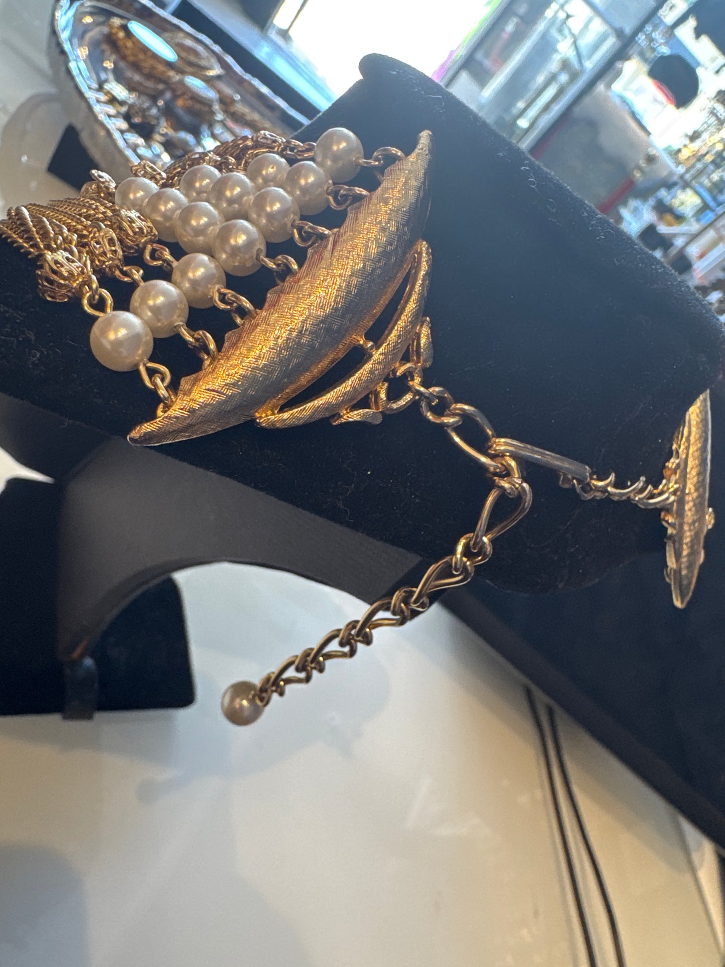 Fabulous vintage multi strand, gold tone, cameo necklace with pearls and tassel