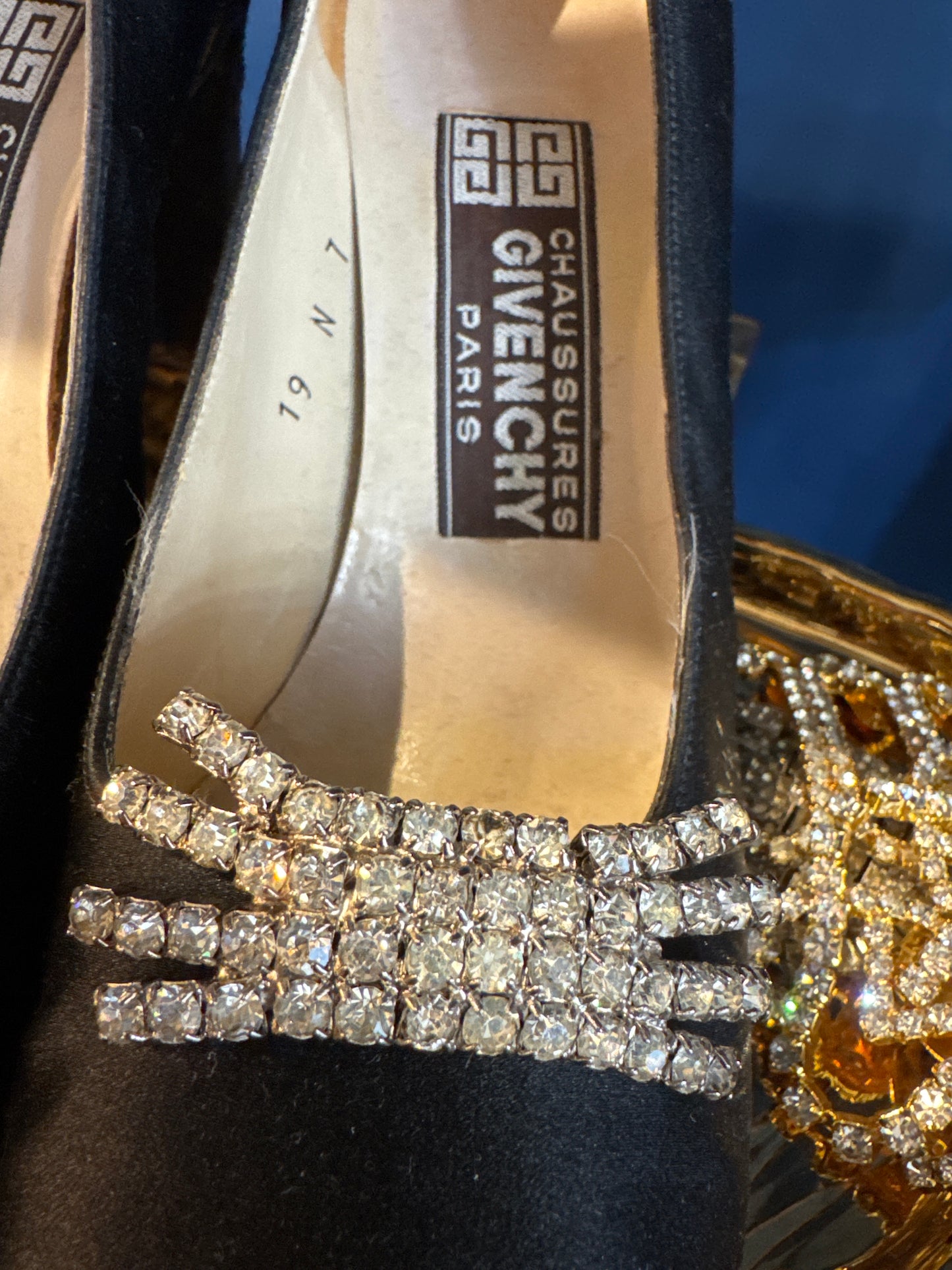 Beautiful 1950s rhinestone shoe clip