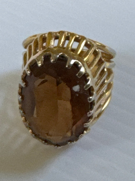 Amber stone gold plate mid-century cage ring. marked 18k gold filled