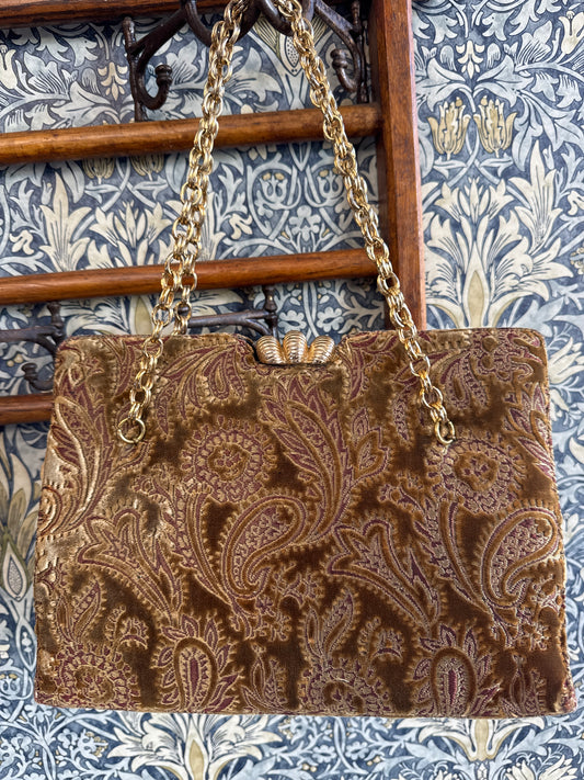 absolutely stunning 1950s vintage tapestry bag with gold chain and hardware. Designed by MEL -  TON Made in the USA.