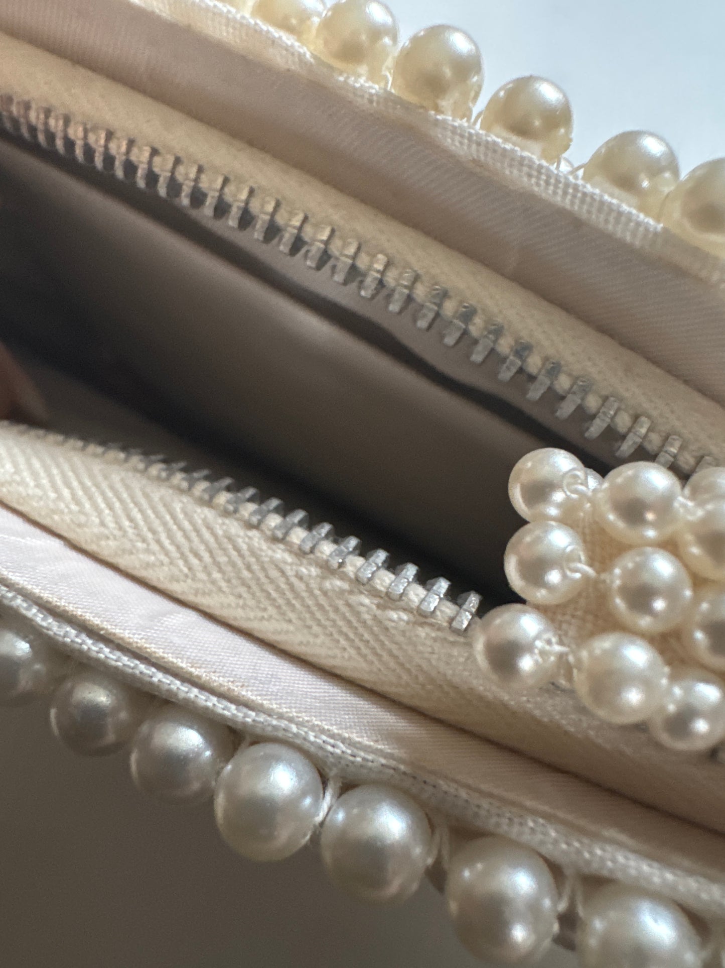 1940s beautiful beaded, pearl and silver bead top handle zipper bag. Never worn.