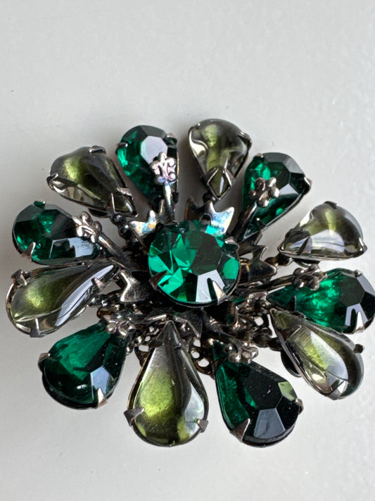 1940s vintage green rhinestone flower brooch. Tom.