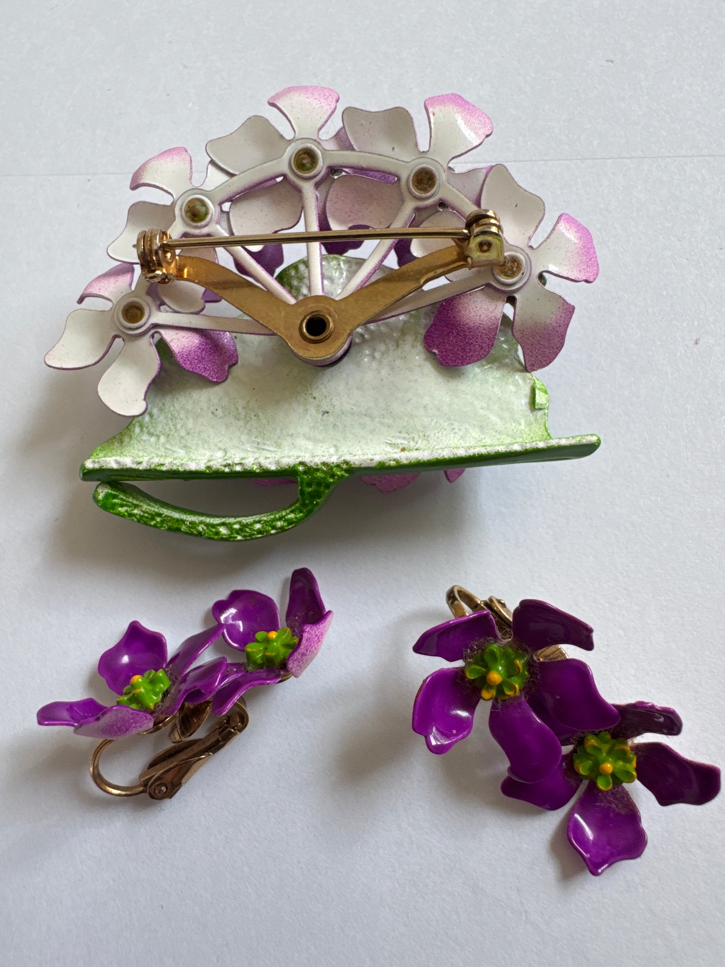 1960s spring time, brooch and earring set