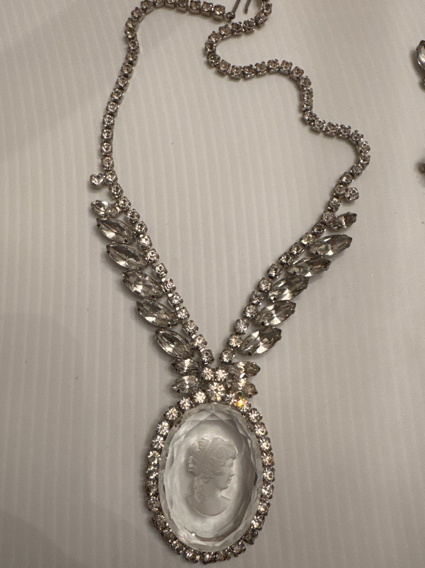 Fabulous vintage clear cameo rhinestone necklace from the 1940s. Absolutely stunning.