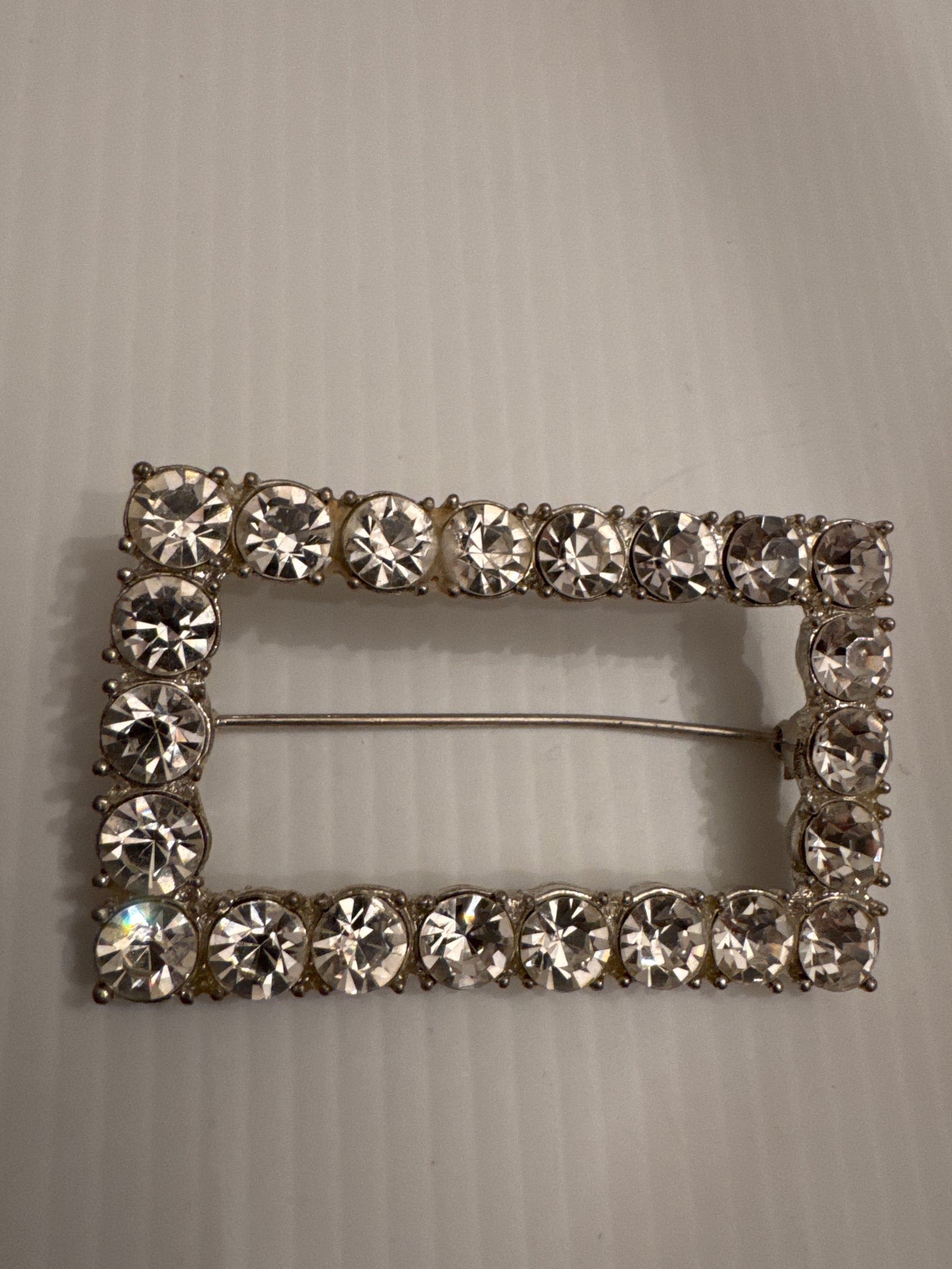 Beautiful 1950s rhinestone rectangle brooch