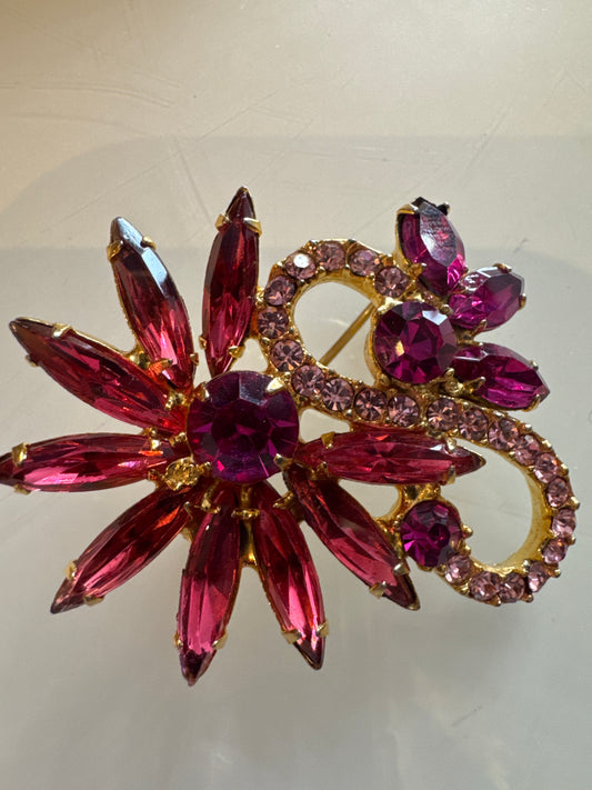 Beautiful pink rhinestone flower brooch from the 1960s