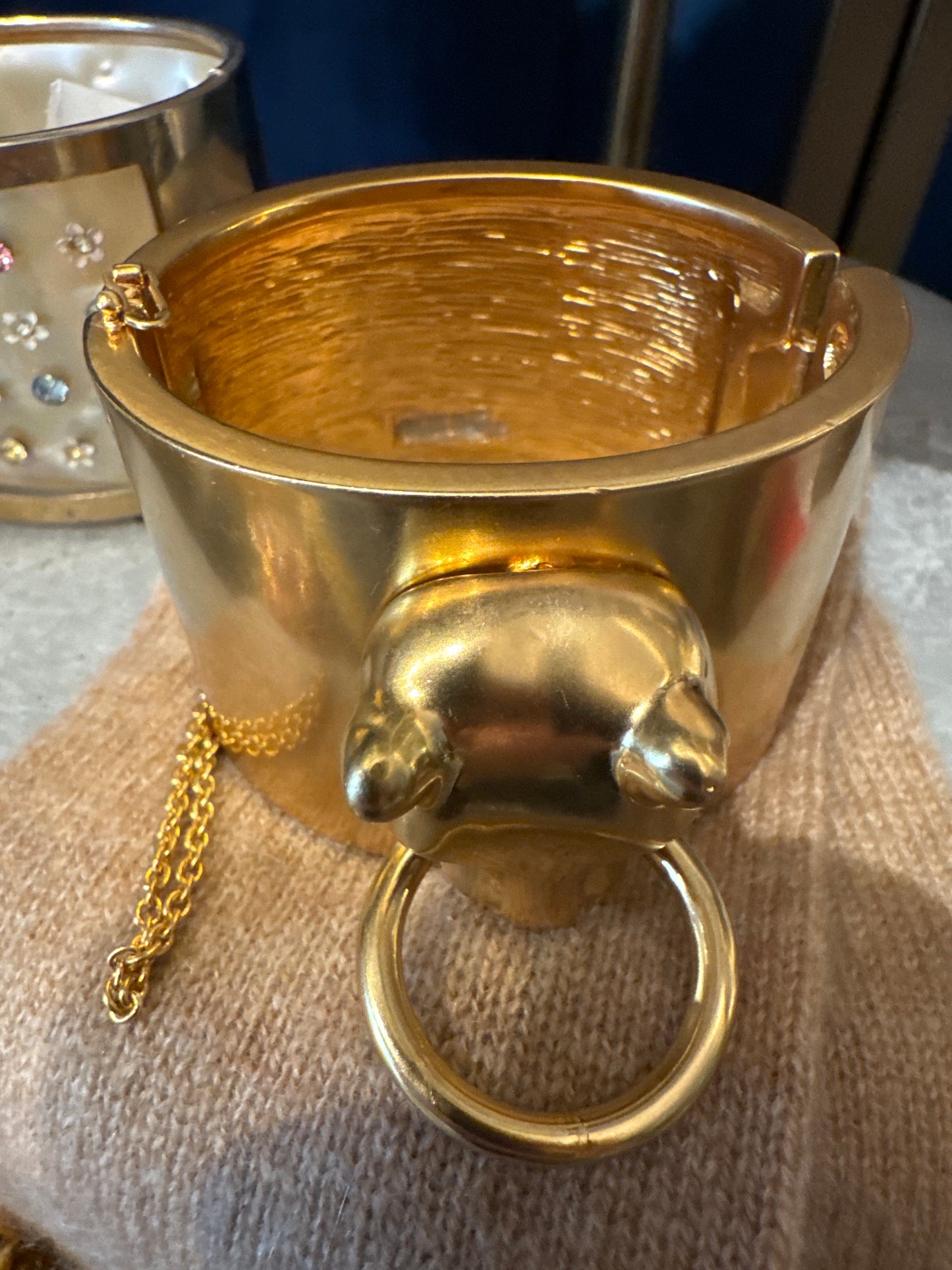 1980s gold tone heavyweight vintage door knocker panther cuff bracelet