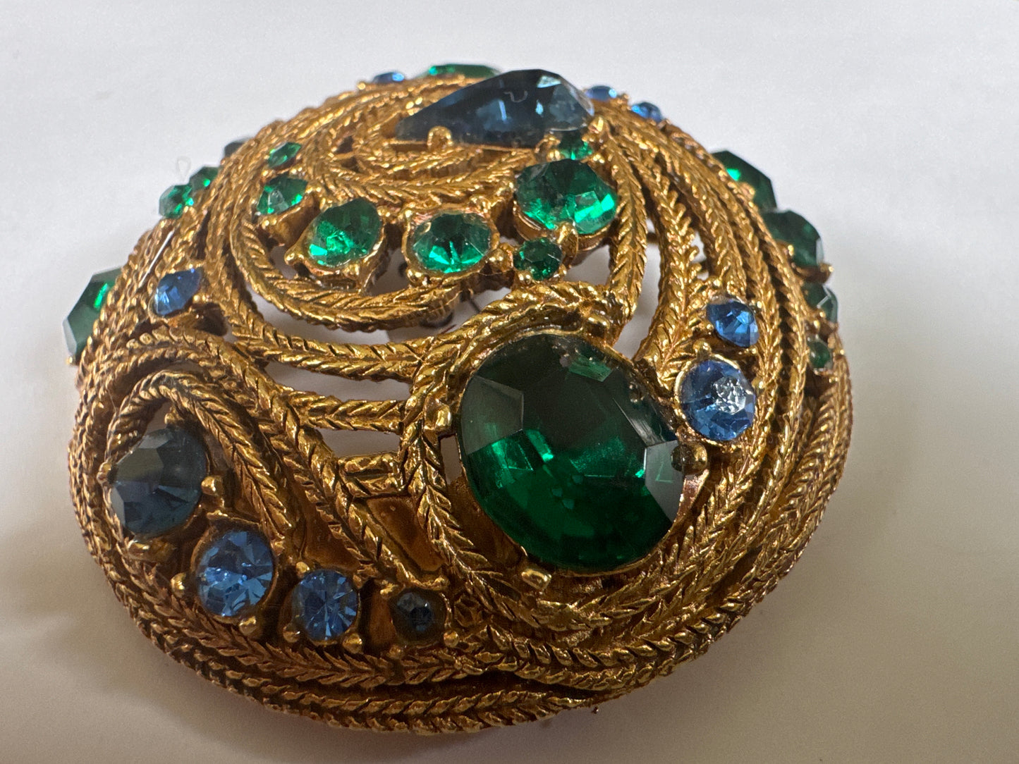 Beautiful mid-century dome brooch/pendant featuring Emerald Green and Sapphire, blue rhinestones