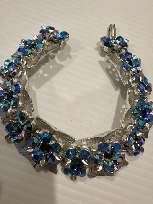 Beautiful signed BSK blue Rivoli rhinestone Silvertone bracelet