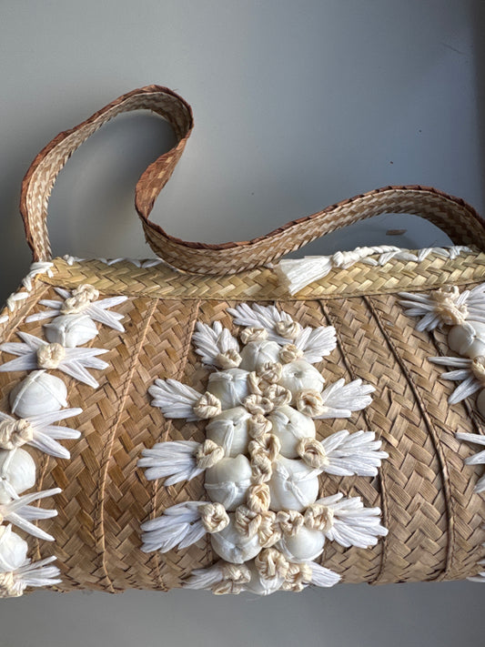 Beautiful 1960s never worn wicker bag with Shell beads  beads and Raffia. Tom