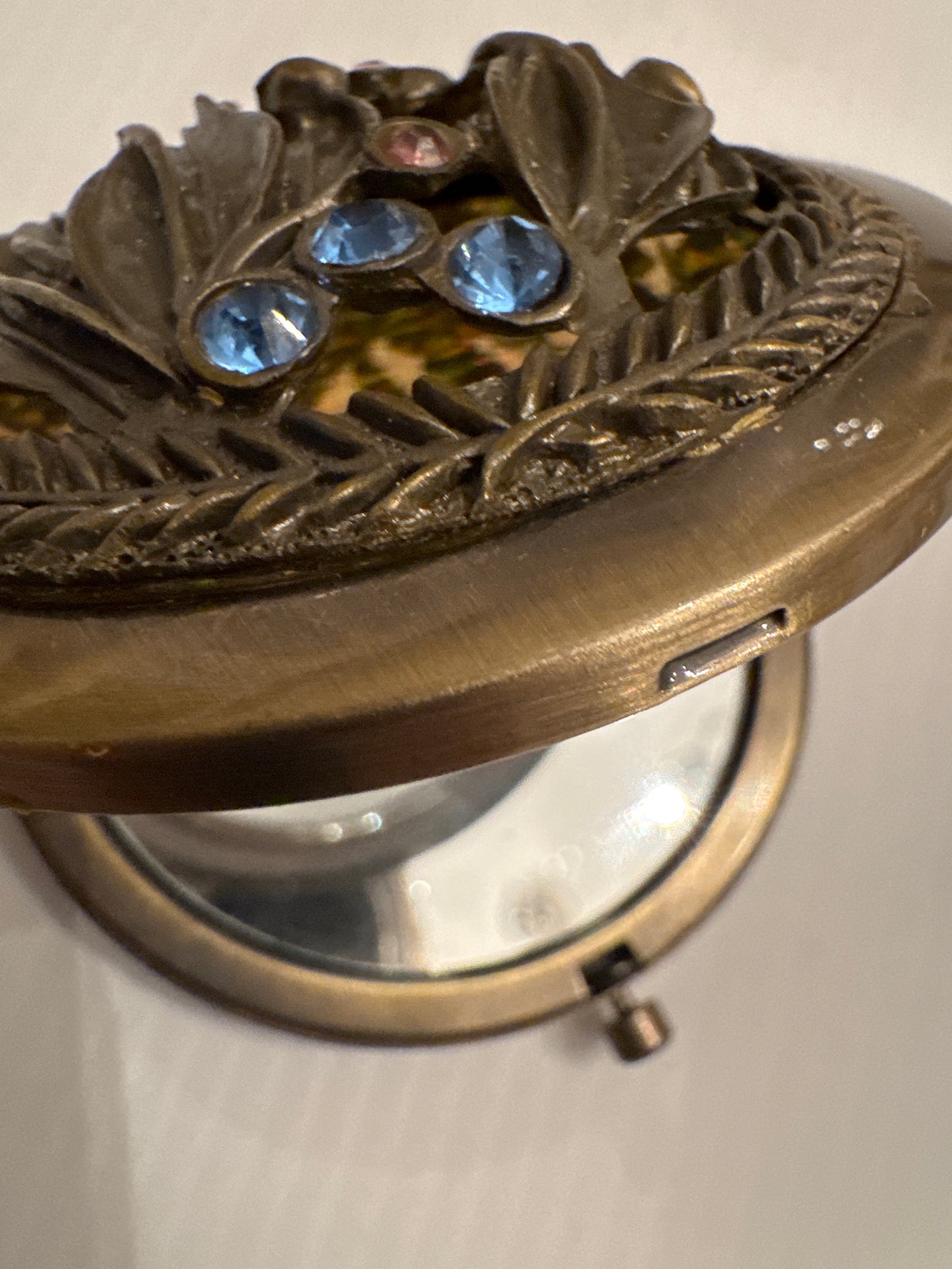 Vintage double sided mirror compact from the 80s