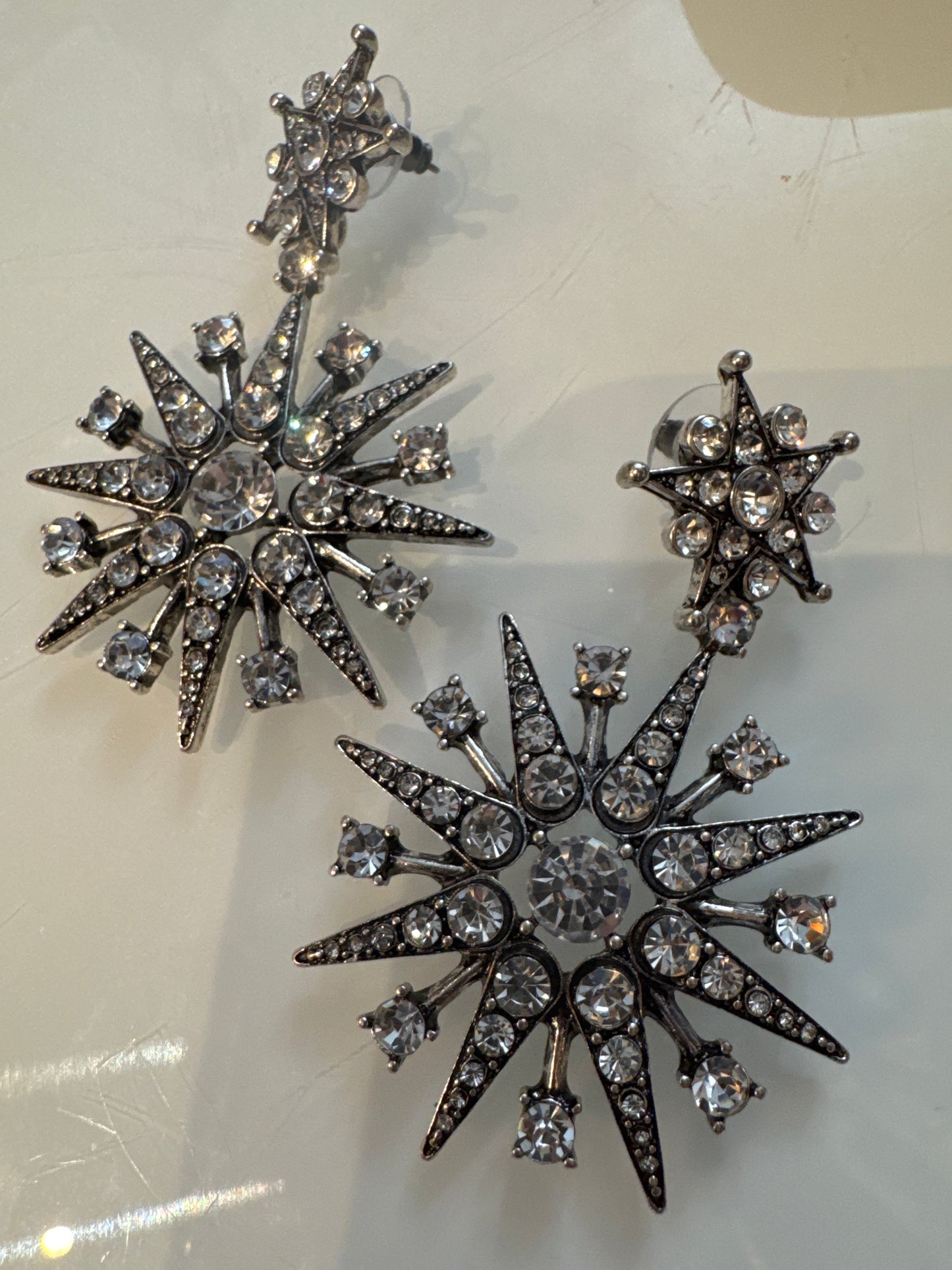 Retro snowflake earring