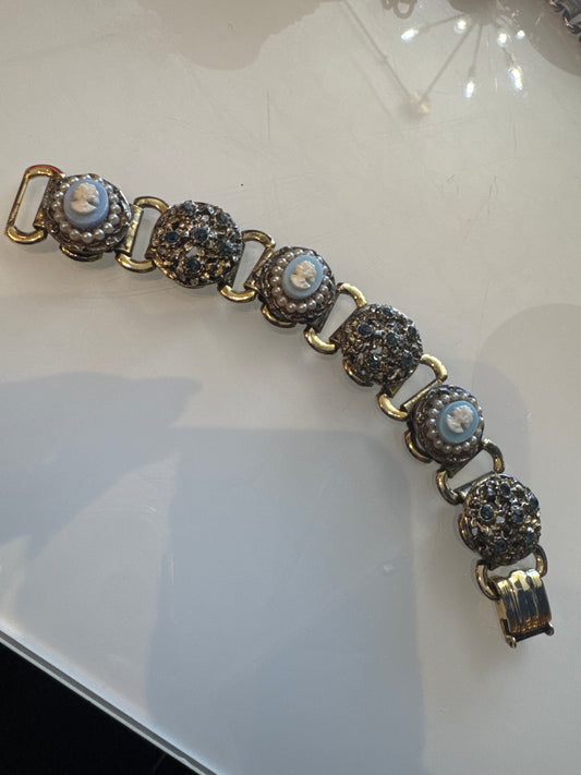 Beautiful vintage gold tone, rhinestone, and blue cameo link bracelet