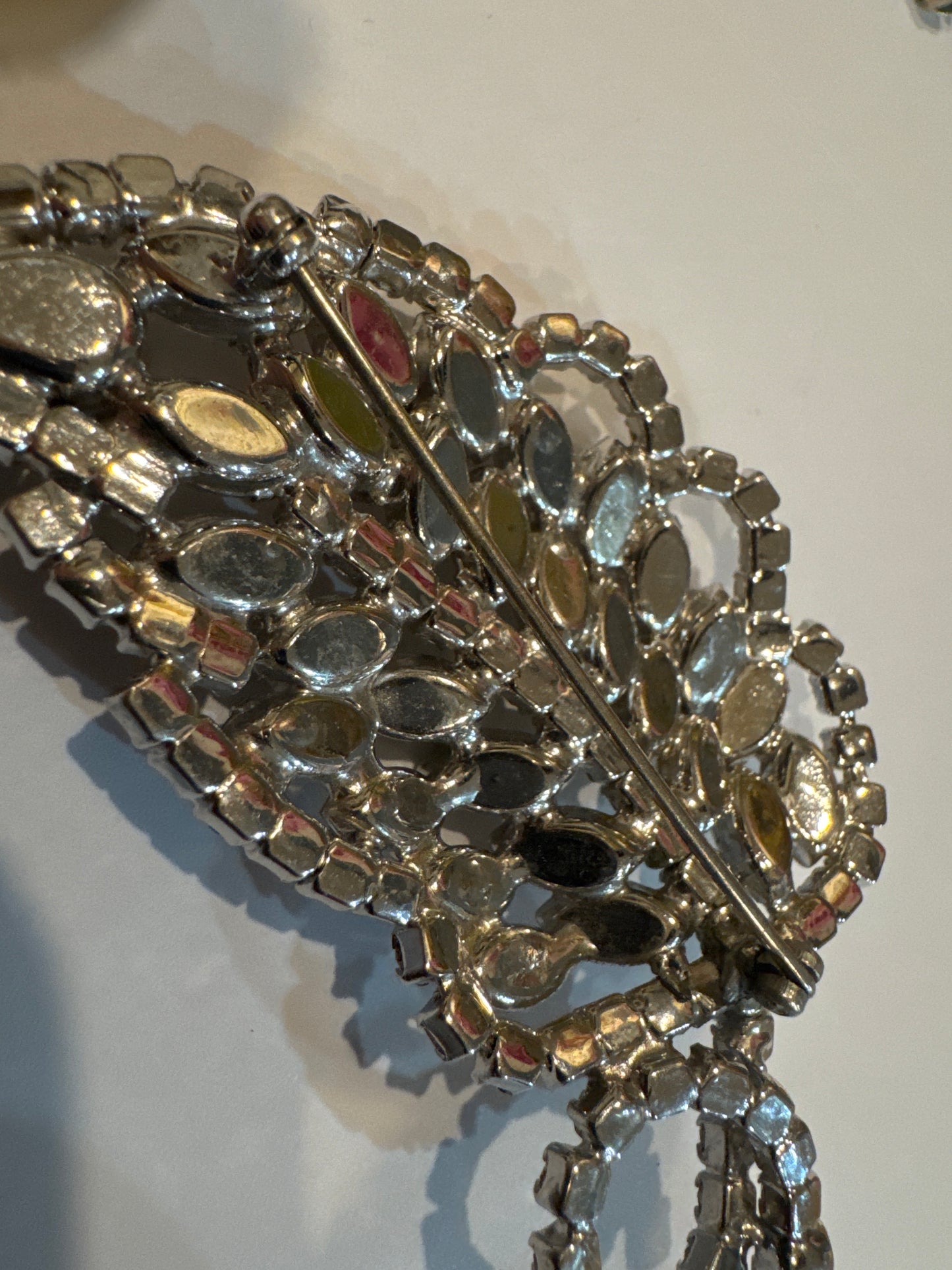 Beautiful 1940s jumbo leaf brooch possibly WEISS