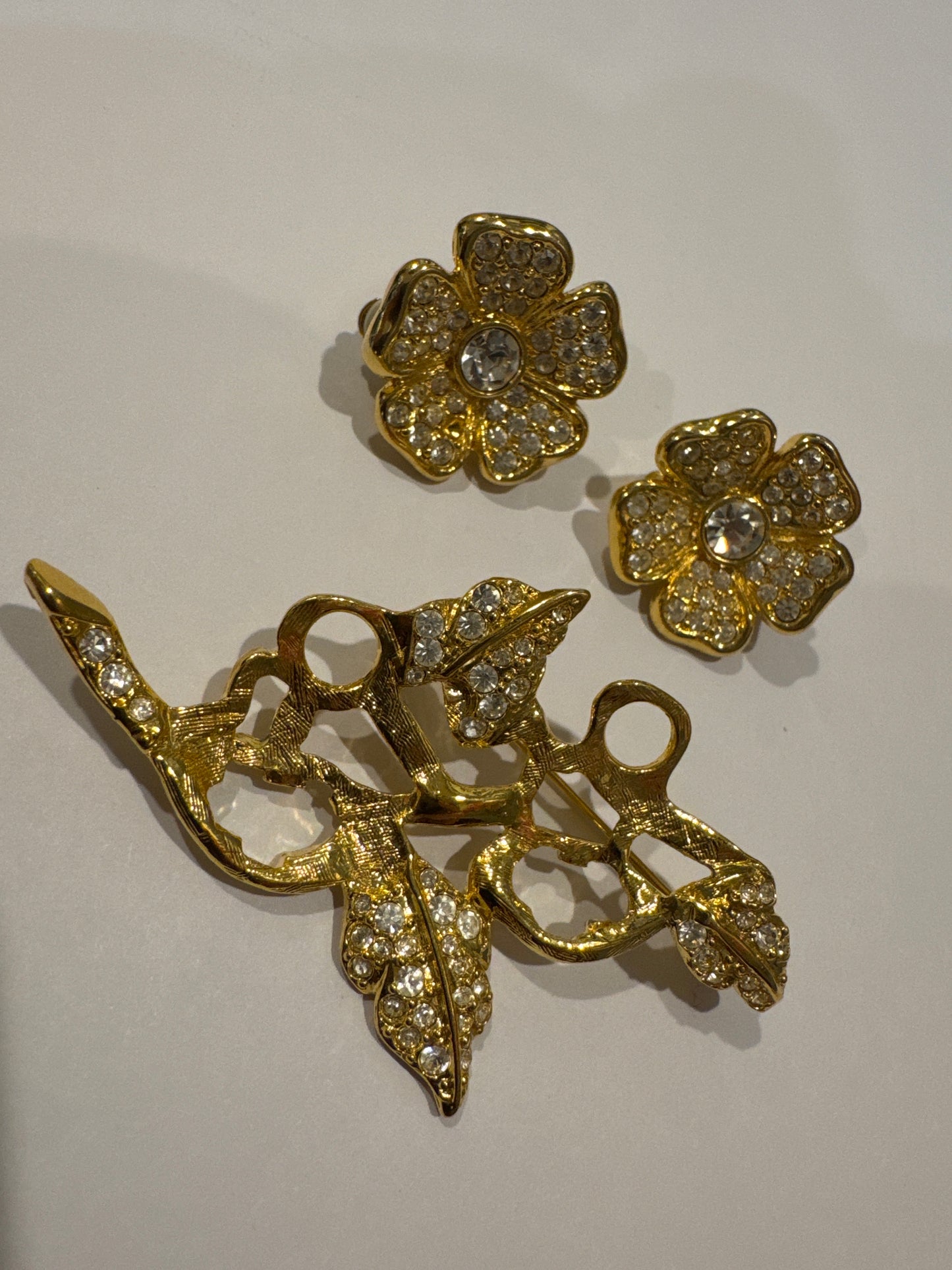 RARE Joan Rivers brooch/clip on earrings made with Pavey rhinestones