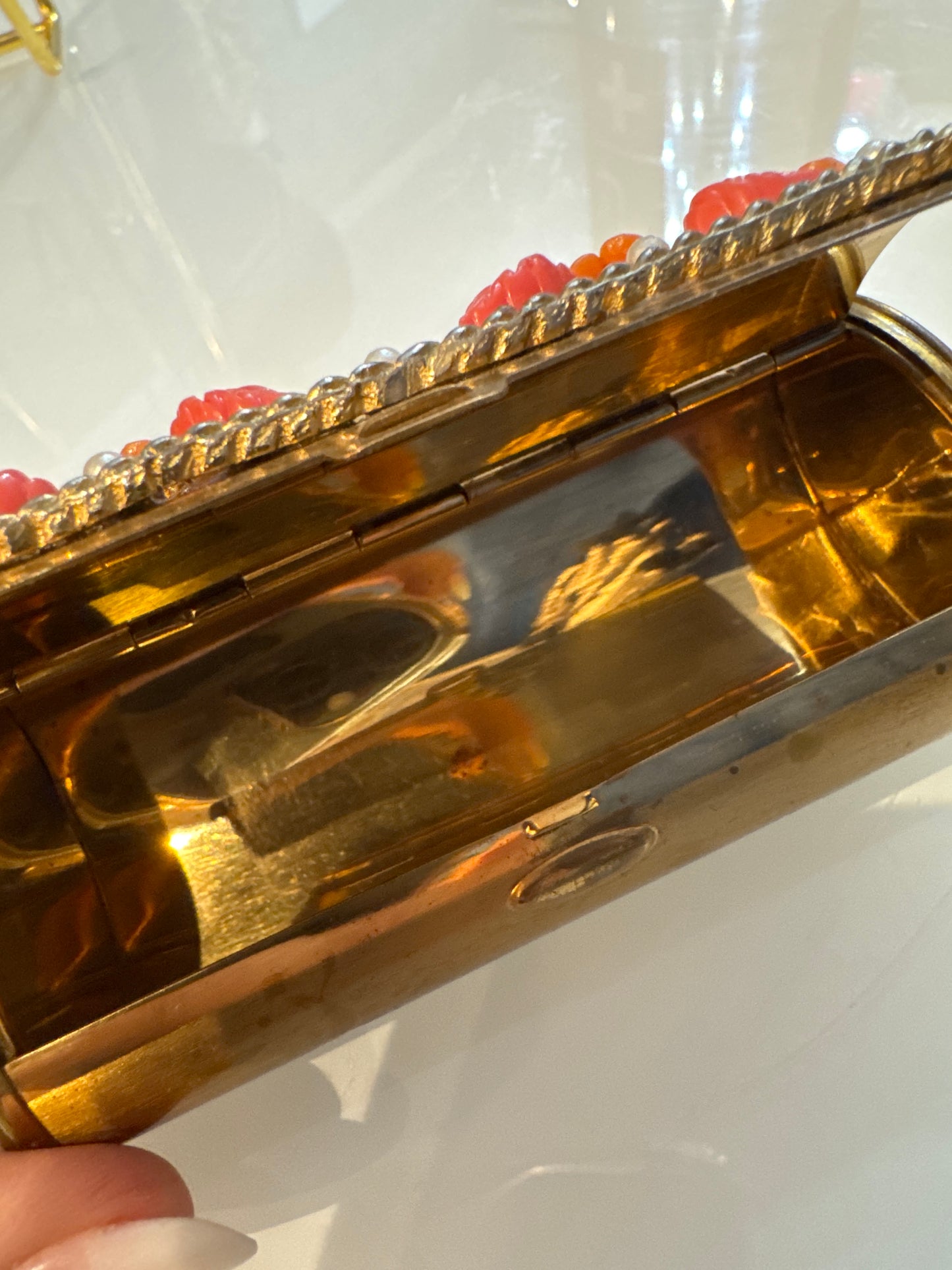 Charming, coral and pearl cigarette ash holder/trinket box