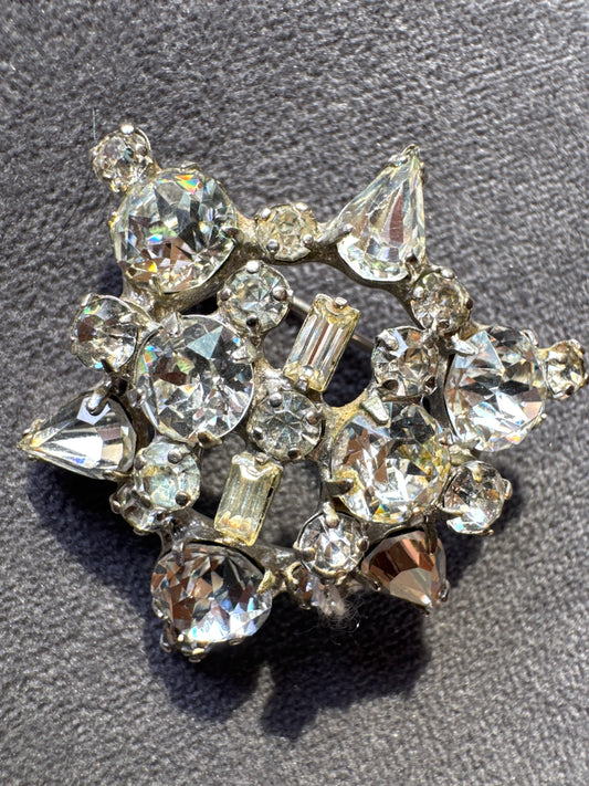Absolutely stunning and sparkly vintage signed KRAMER of New York rhinestone brooch