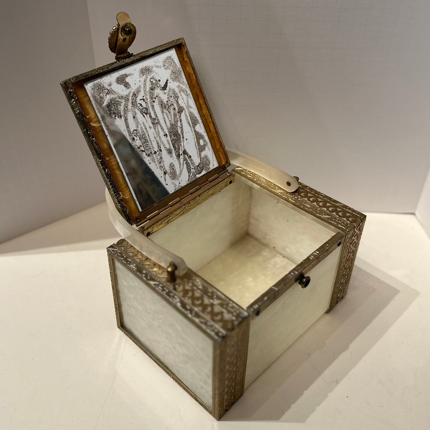 Stunning 1940s White Box Bag w/ Courting Couple Clasp