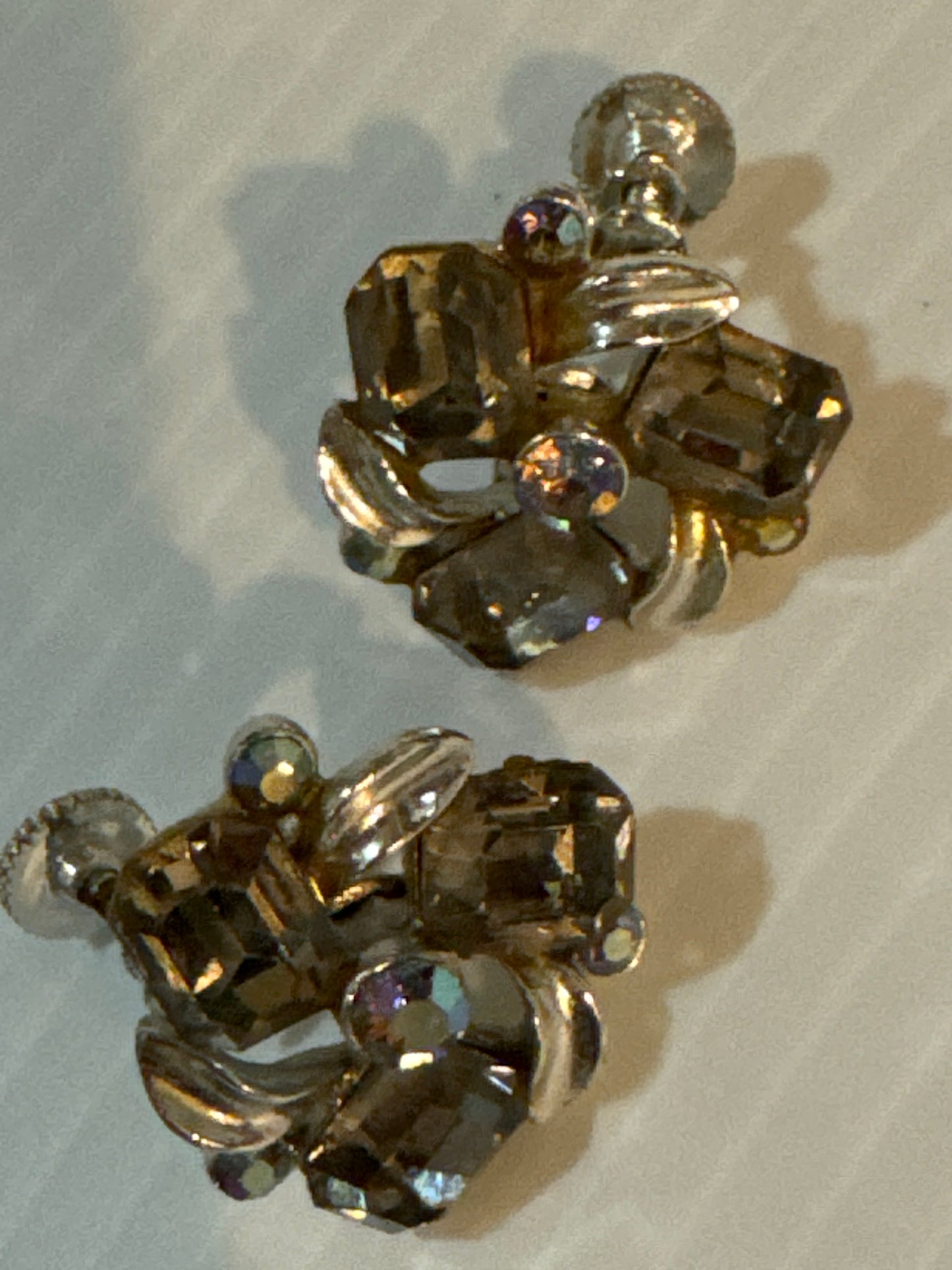 stunning signed 1940s screwback LISNER rhinestone earrings