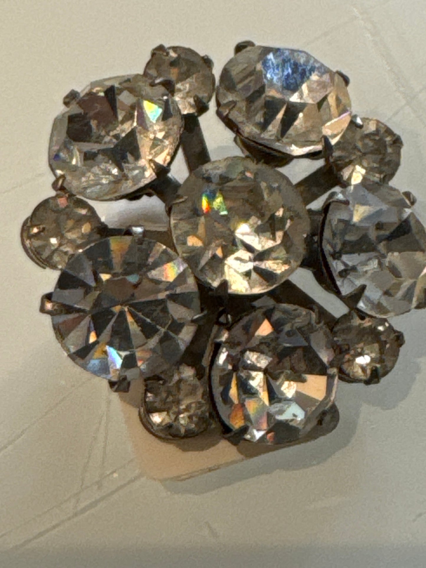 1950s mini flower brooch. Very sparkly!