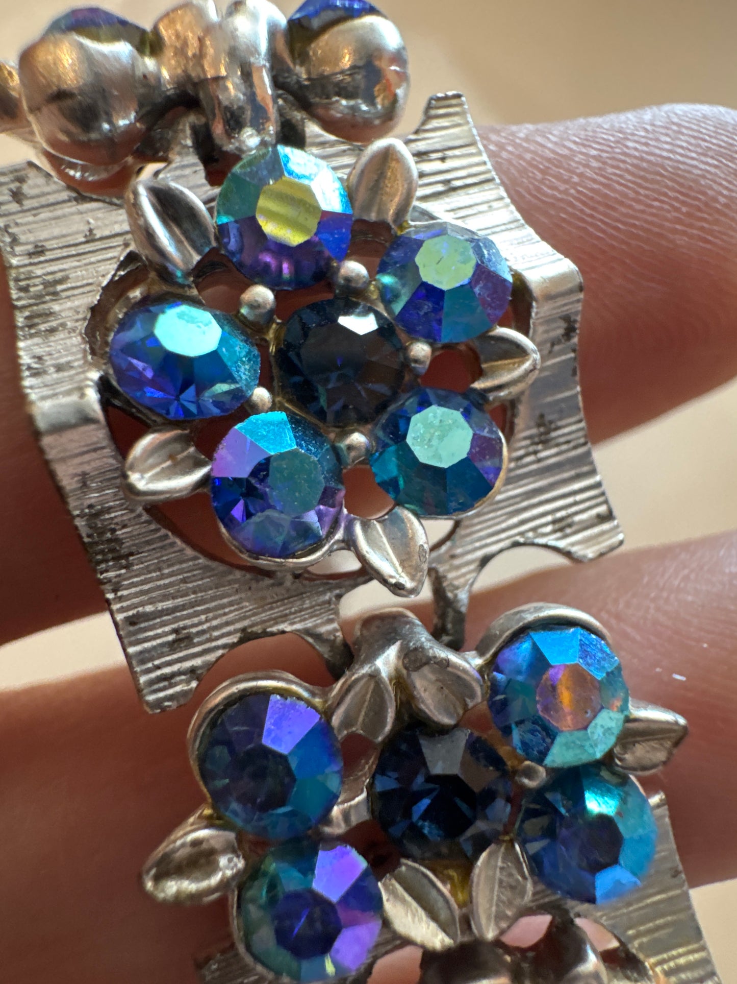 Beautiful signed BSK blue Rivoli rhinestone Silvertone bracelet
