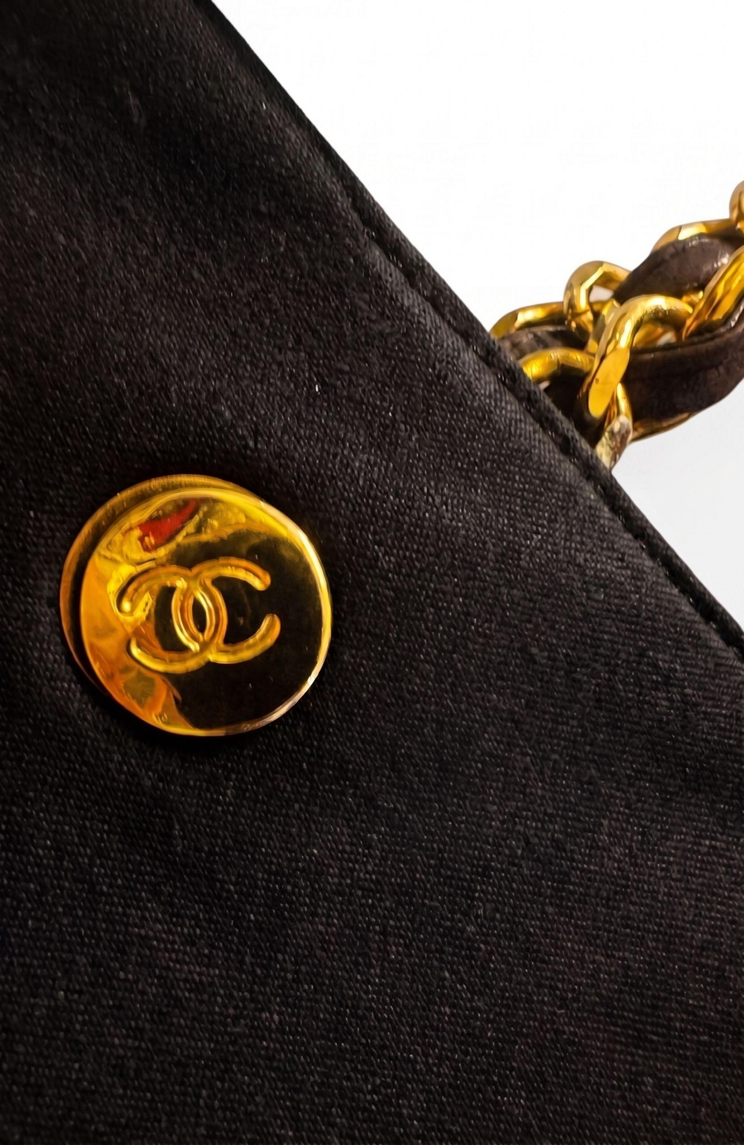 Gorgeous vintage 1980s Chanel black fabric & leather bag