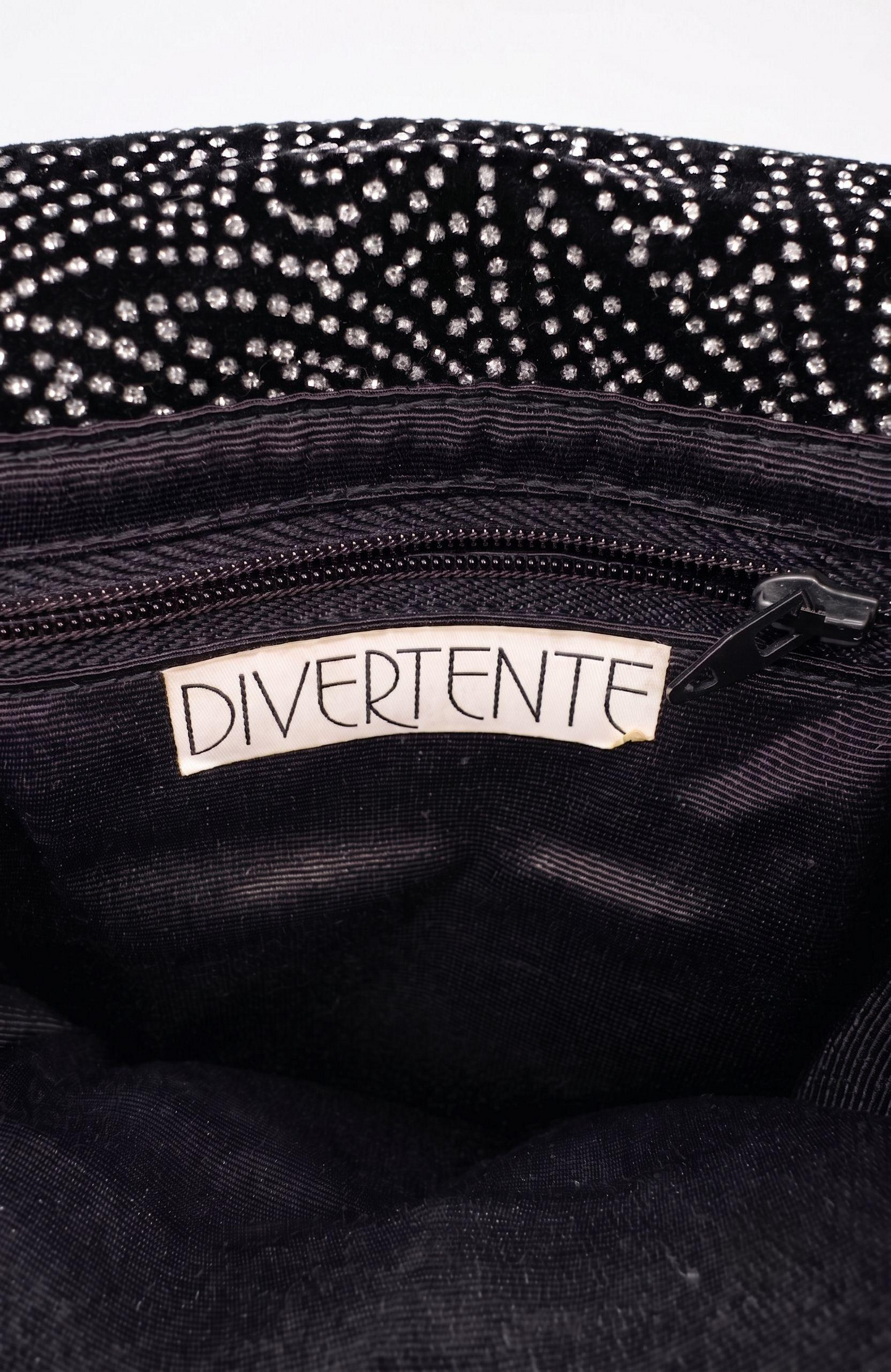 Vintage 1980s crossbody Italian black leather bag by Divertente. From the collection of Linda Fargo