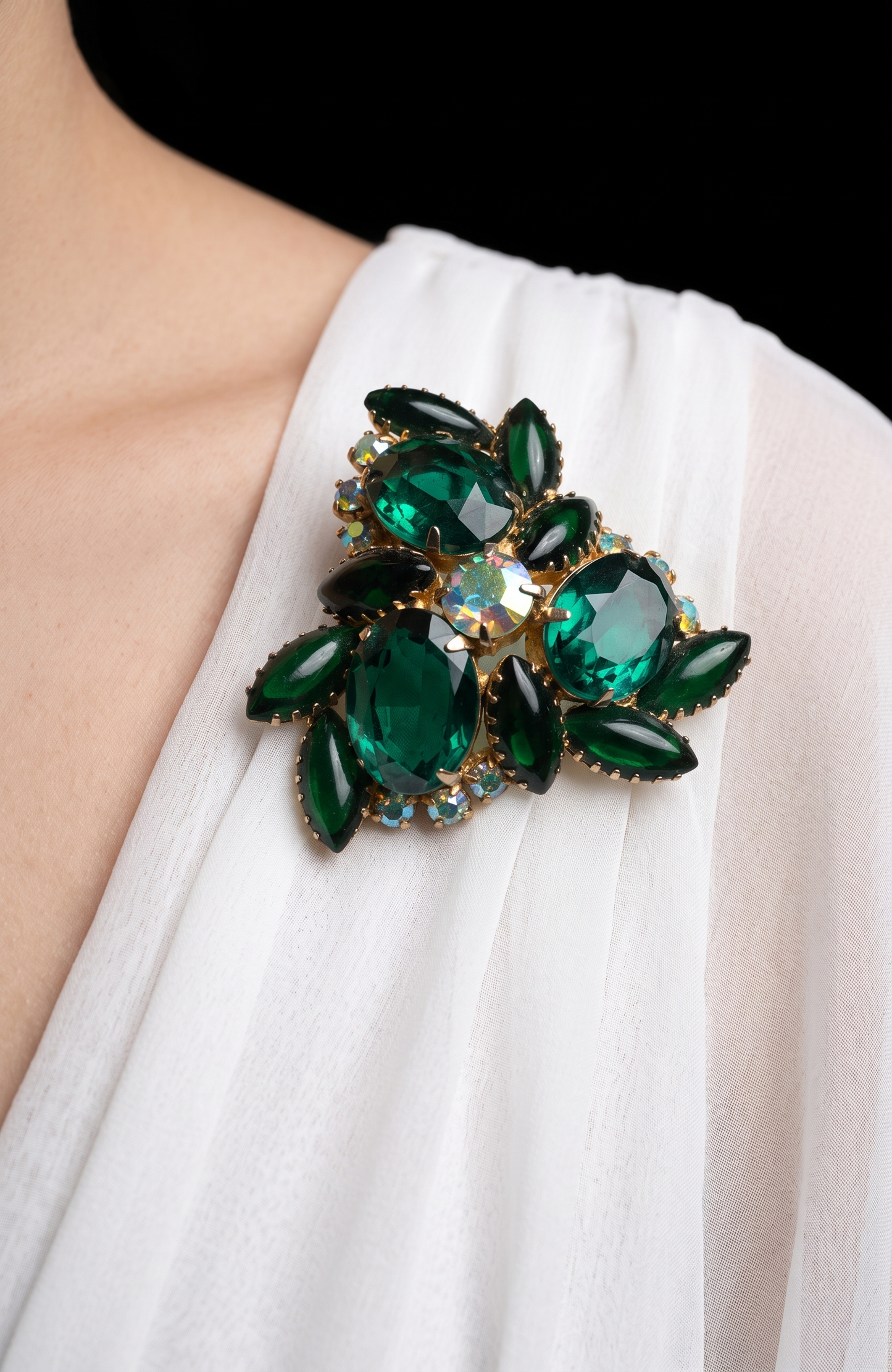 1950s Delizza & Elster green rhinestone brooch with aurora borealis