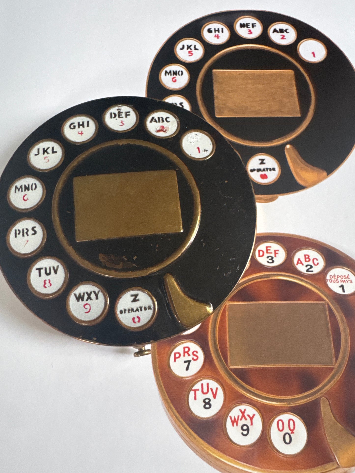 1935 Schiaparelli/Salvador Dali collab oversized powder makeup compact. Customers had the option of having the piece engraved. Featured in the book Schiaparelli and the Artists pg 65. Produced in very limited quantities and are unsigned.