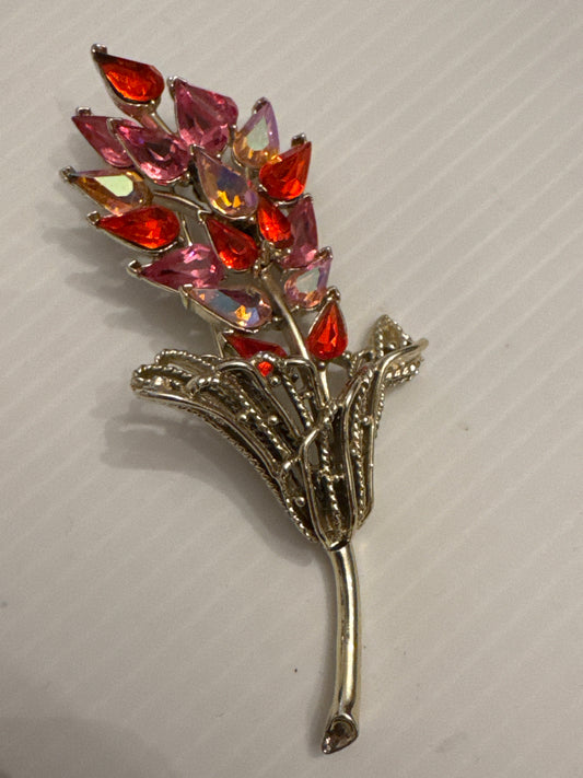 Beautiful vintage, Coro brooch with pink and orange rhinestone flower