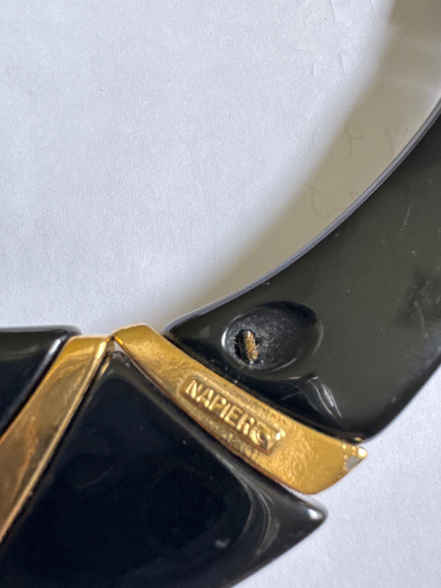 Vintage 1980s NAPIER black resin with gold tone necklace