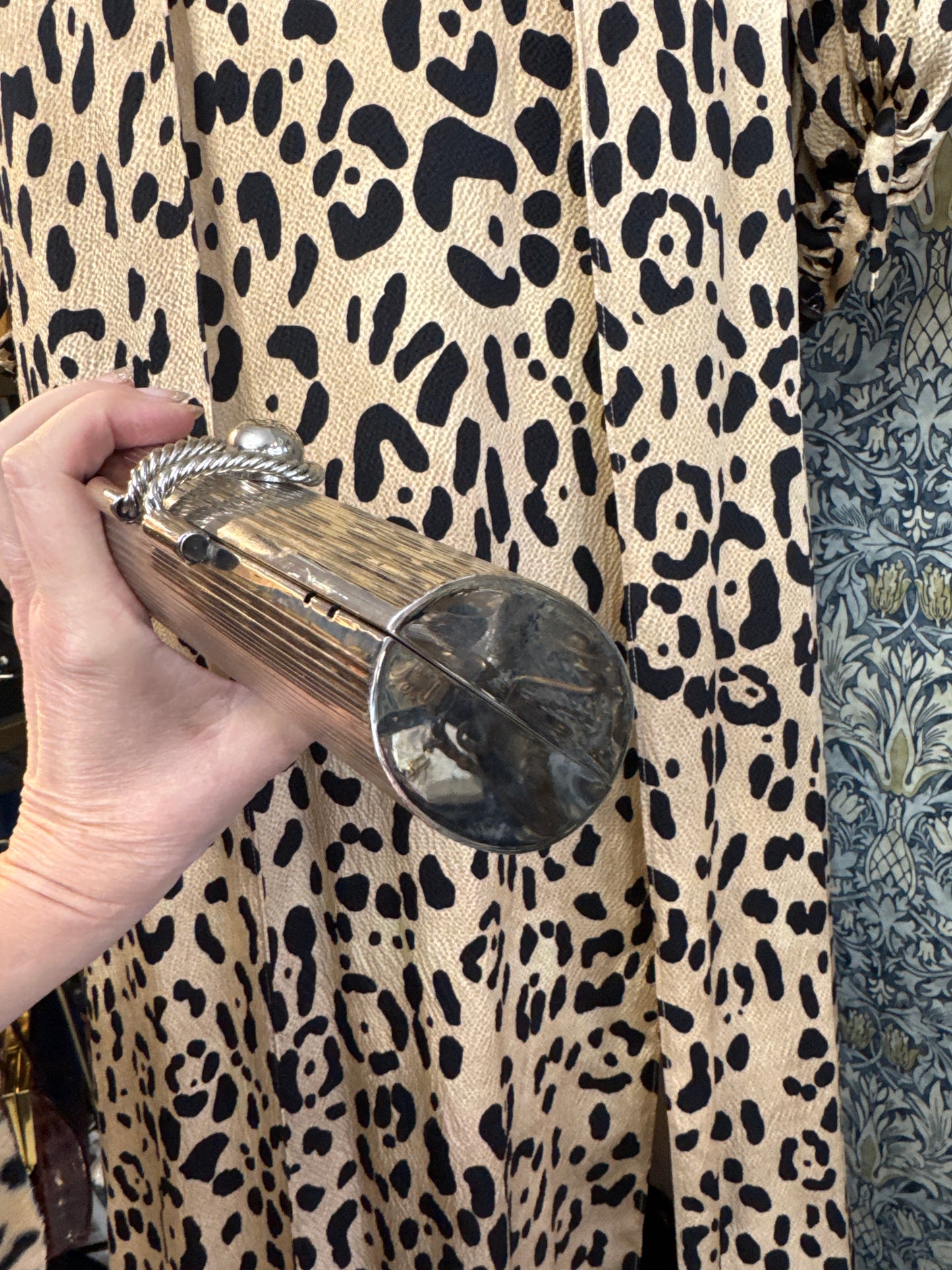 Absolutely stunning 1960s hard top, silver clutch with chain strap