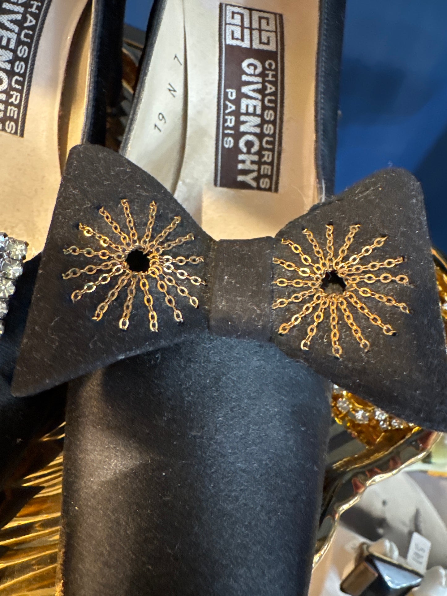 1940s felt and starburst shoe clip