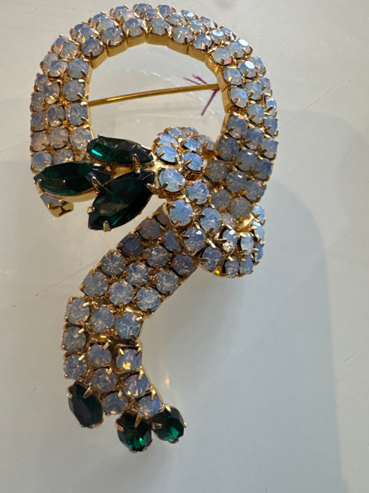 Beautiful vintage rhinestone brooch with clear rhinestones and green rhinestones