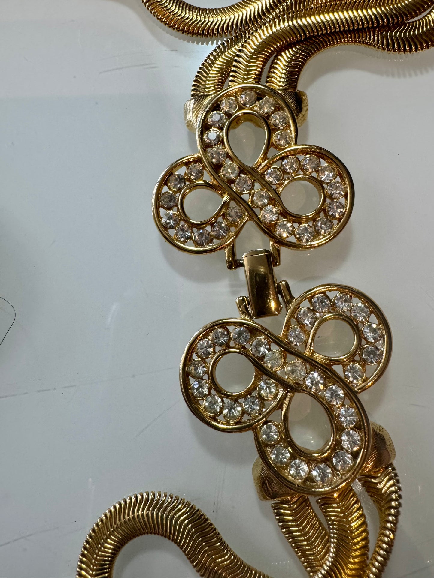Fun 1980s gold tone slinky triple chain, neck necklace/belt