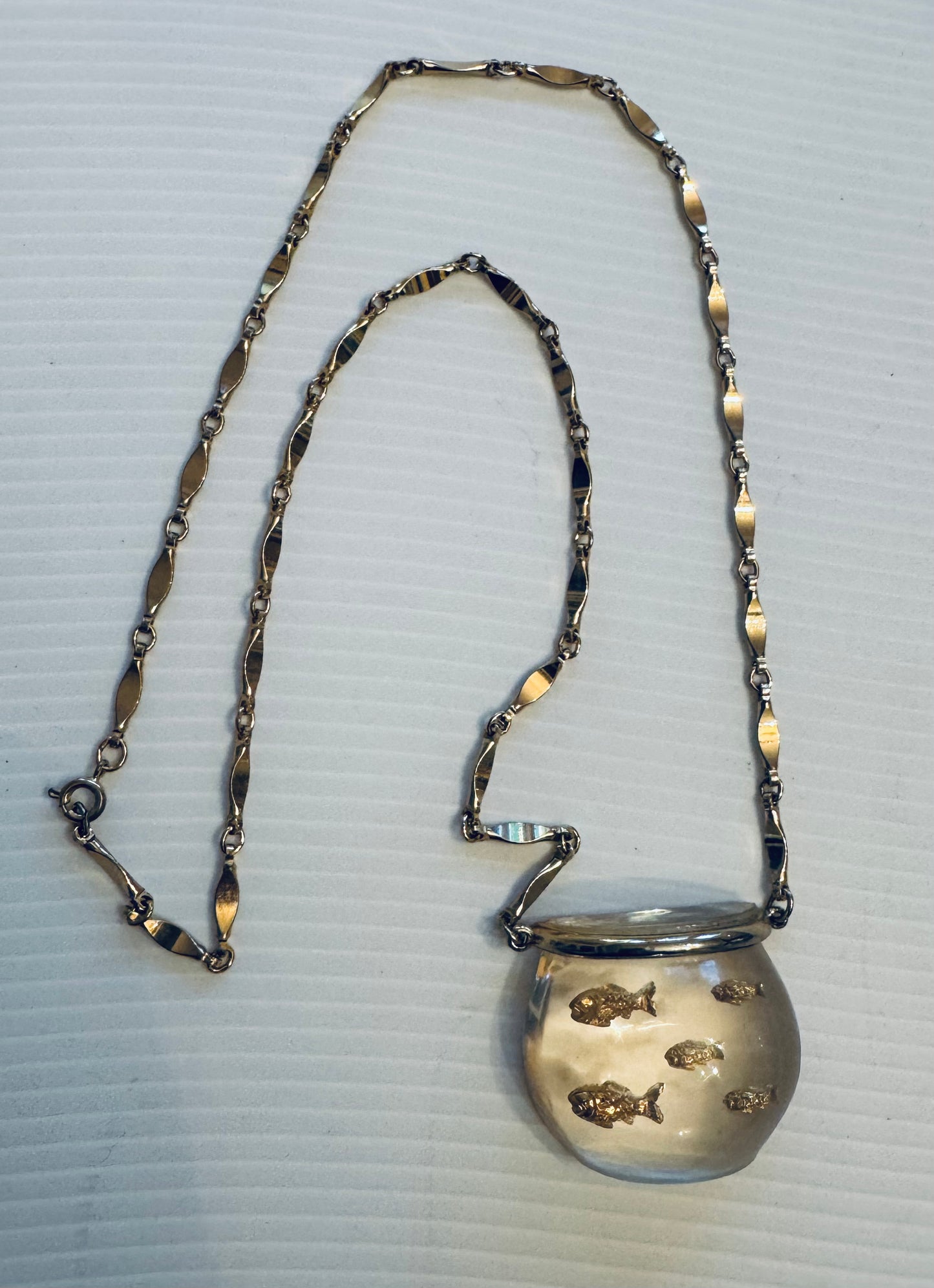 RARE 1960s Castle Cliff jelly belly lucite fish bowl gold tone chain necklace with swimming fishies
