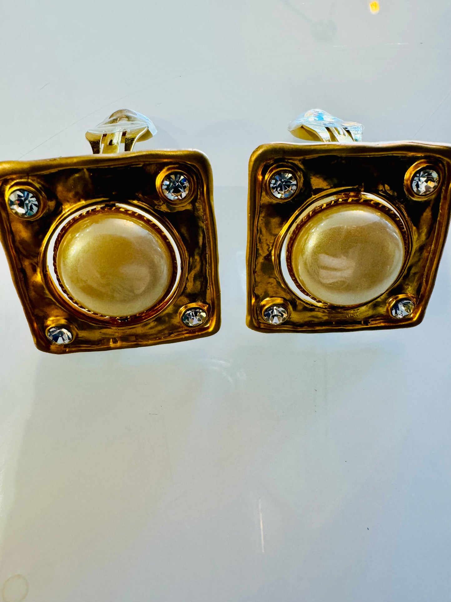 1980's 2 sided gold tone clip earrings
