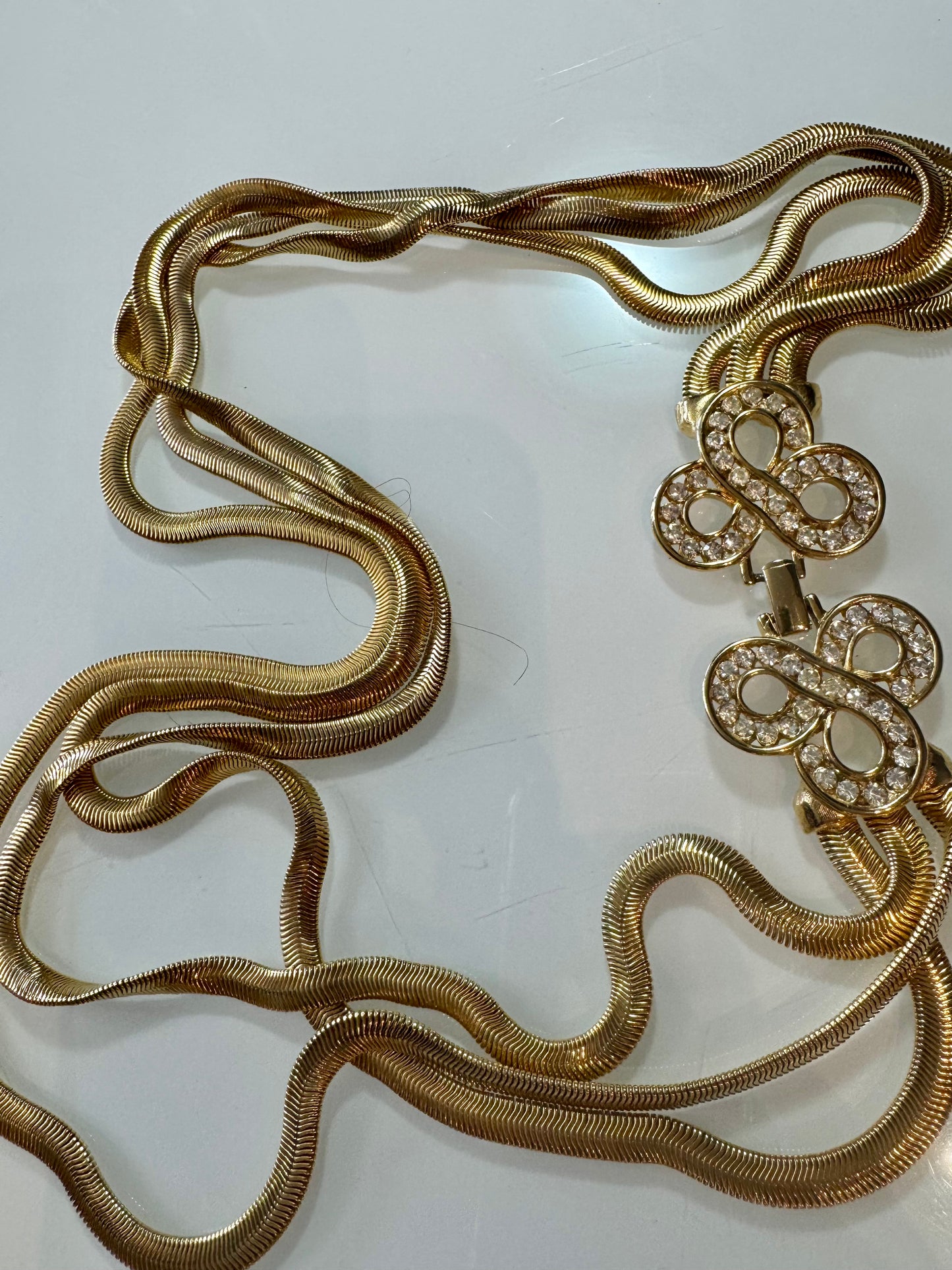 Fun 1980s gold tone slinky triple chain, neck necklace/belt