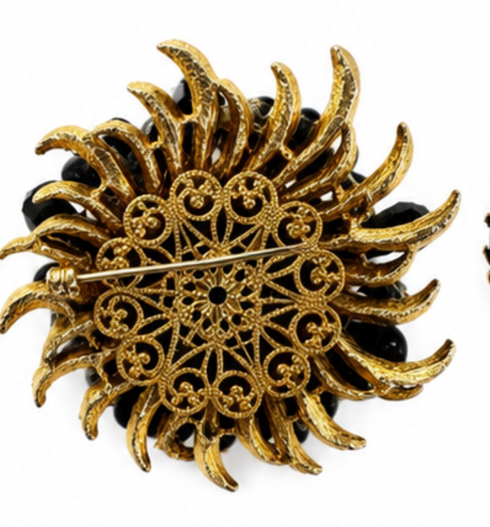 Stunning and classic black bead and pearl goldtone brooch from 1950s
