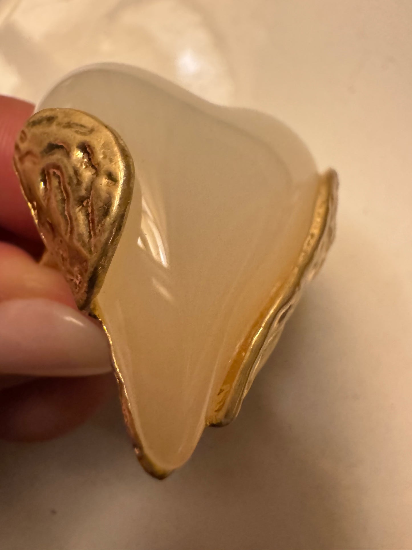vintage 1980s heart lucite ring with gold tone. sourced in Paris.