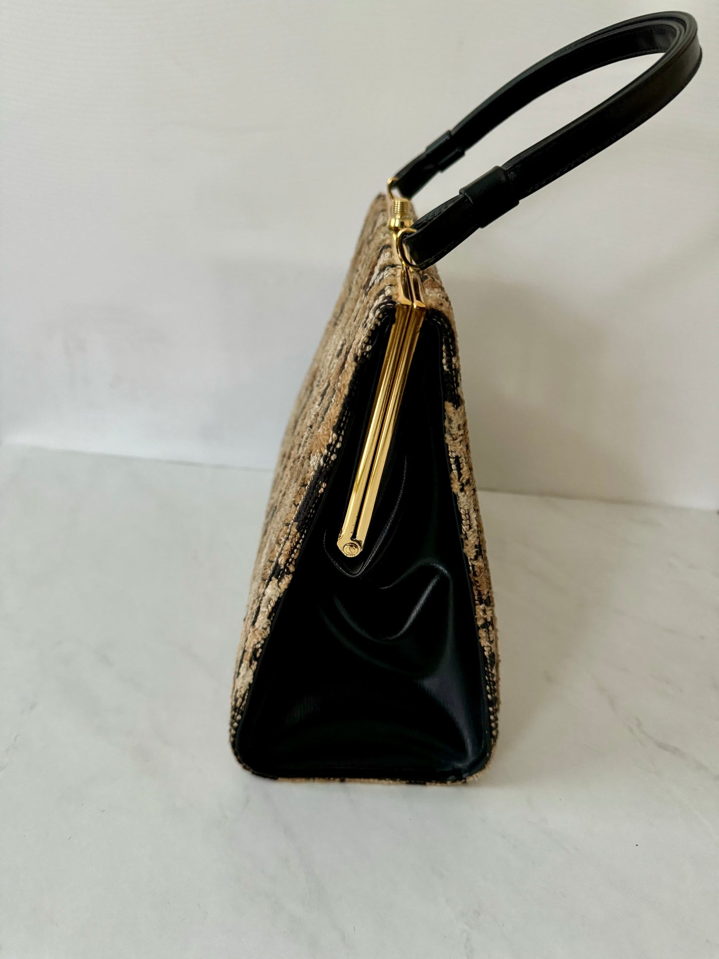 Stunning vintage never worn taupe toned carpet bag top handle handbag