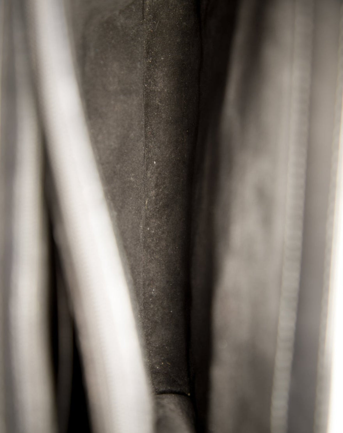 Vintage 1990s espresso brown leather GUCCI top handle with lizard trim