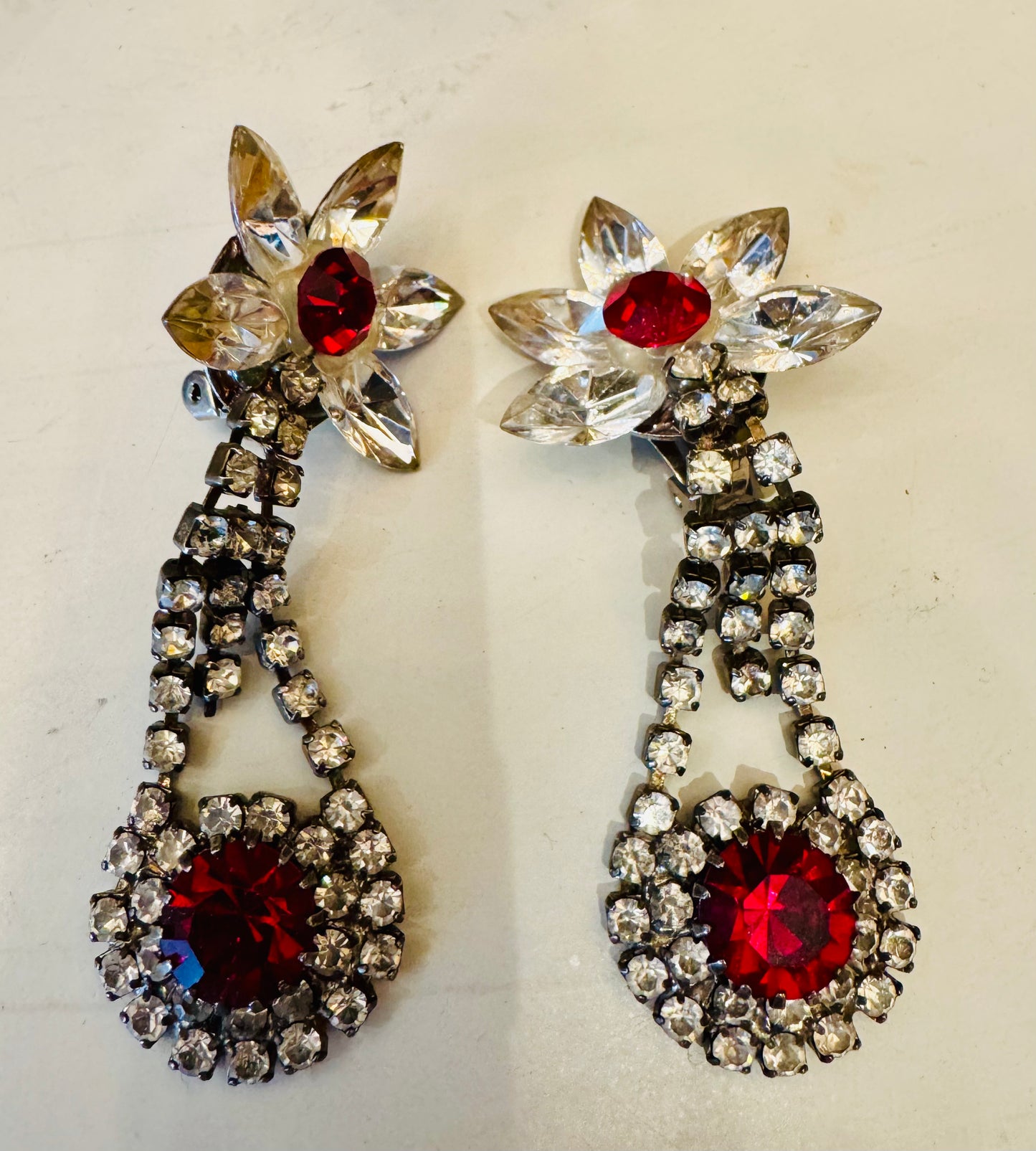 1940s Red rhinestone clip dangle earring. Oscar worthy!