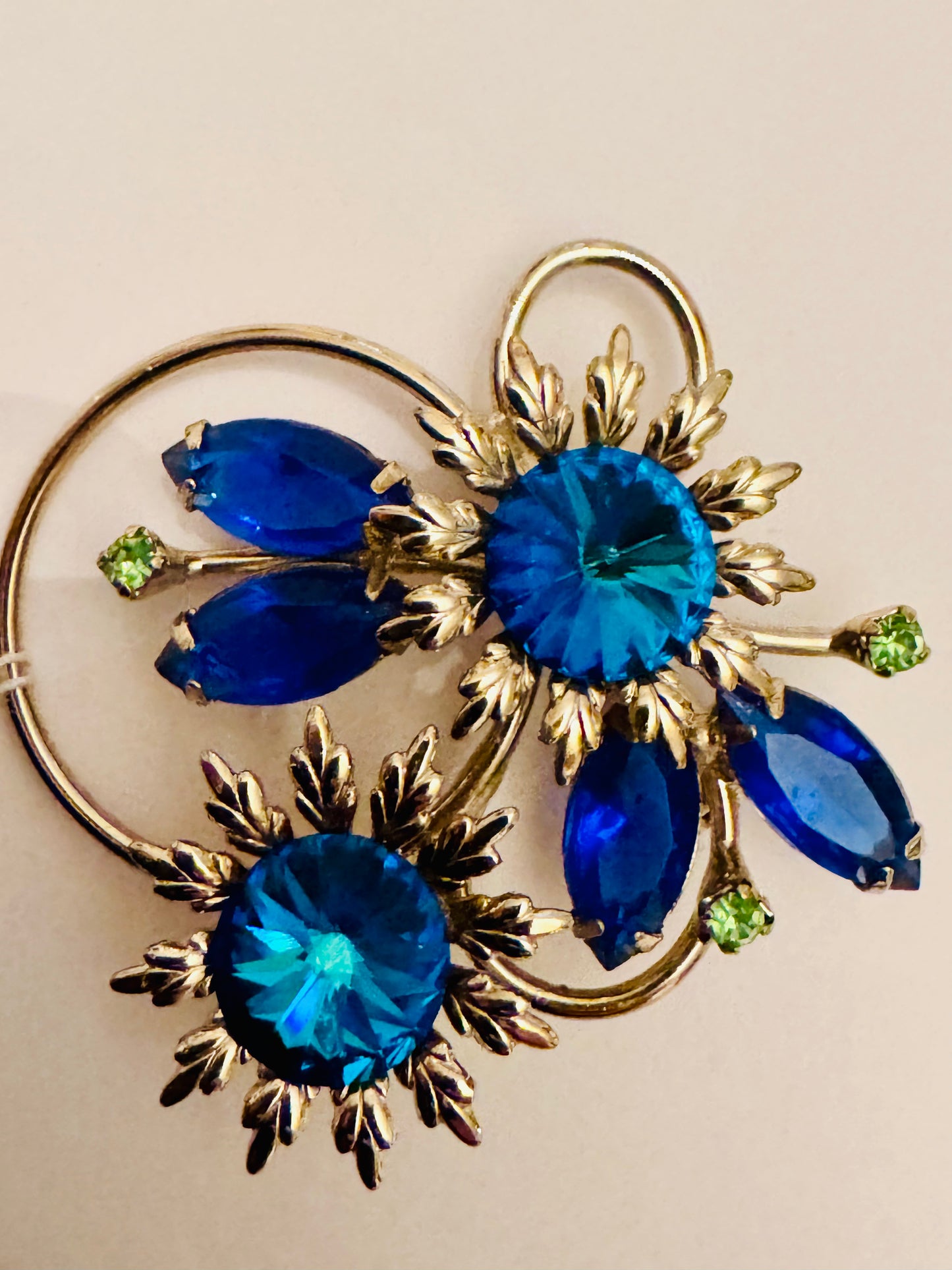 Exceptional vintage teal signed Rivoli brooch with uranium rhinestones and blue watermelon stones