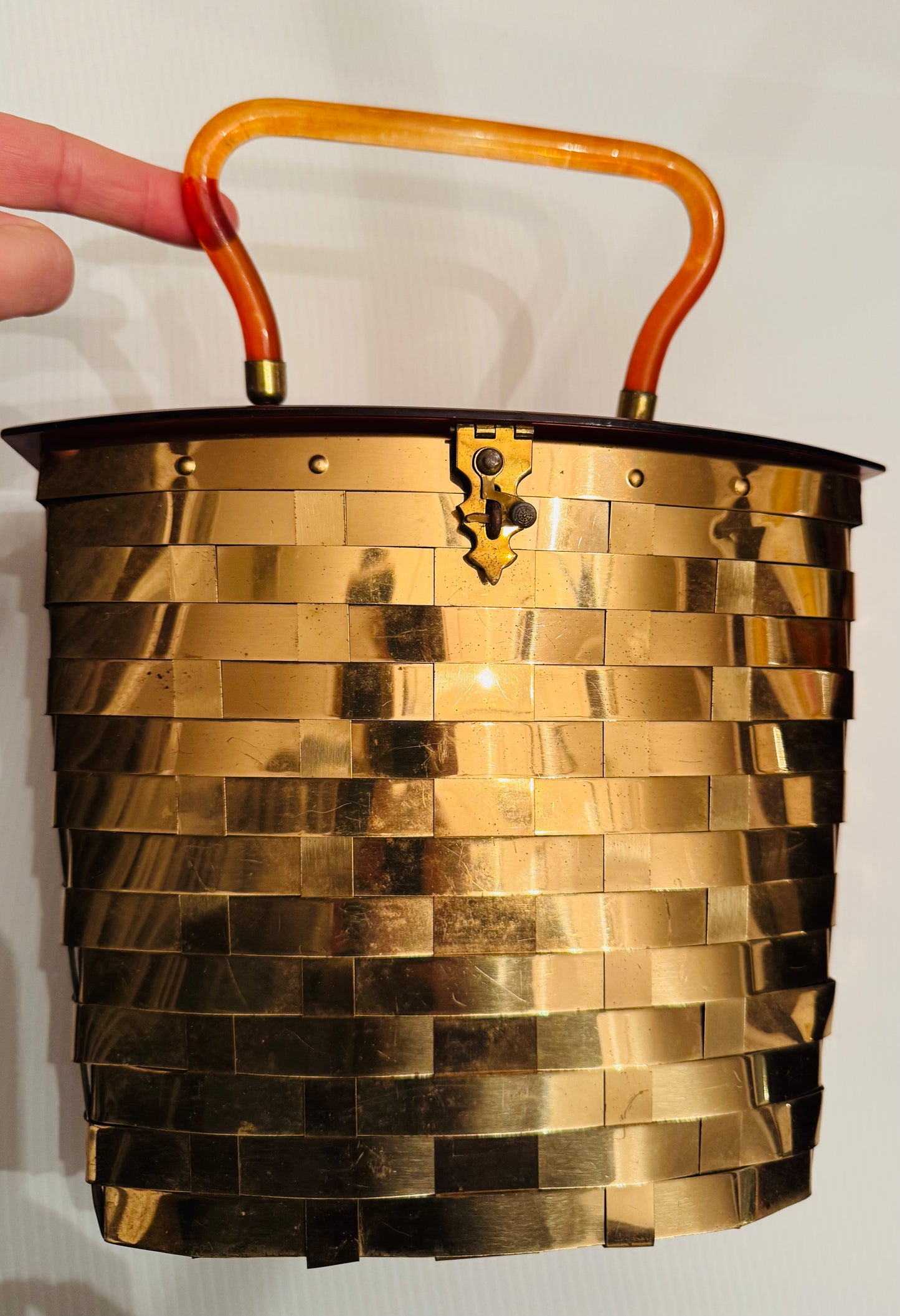 Vintage 1950s Metal Box Bag by Dorset Rex. Gold metal weave with Honey Brown Lucite Top and handle