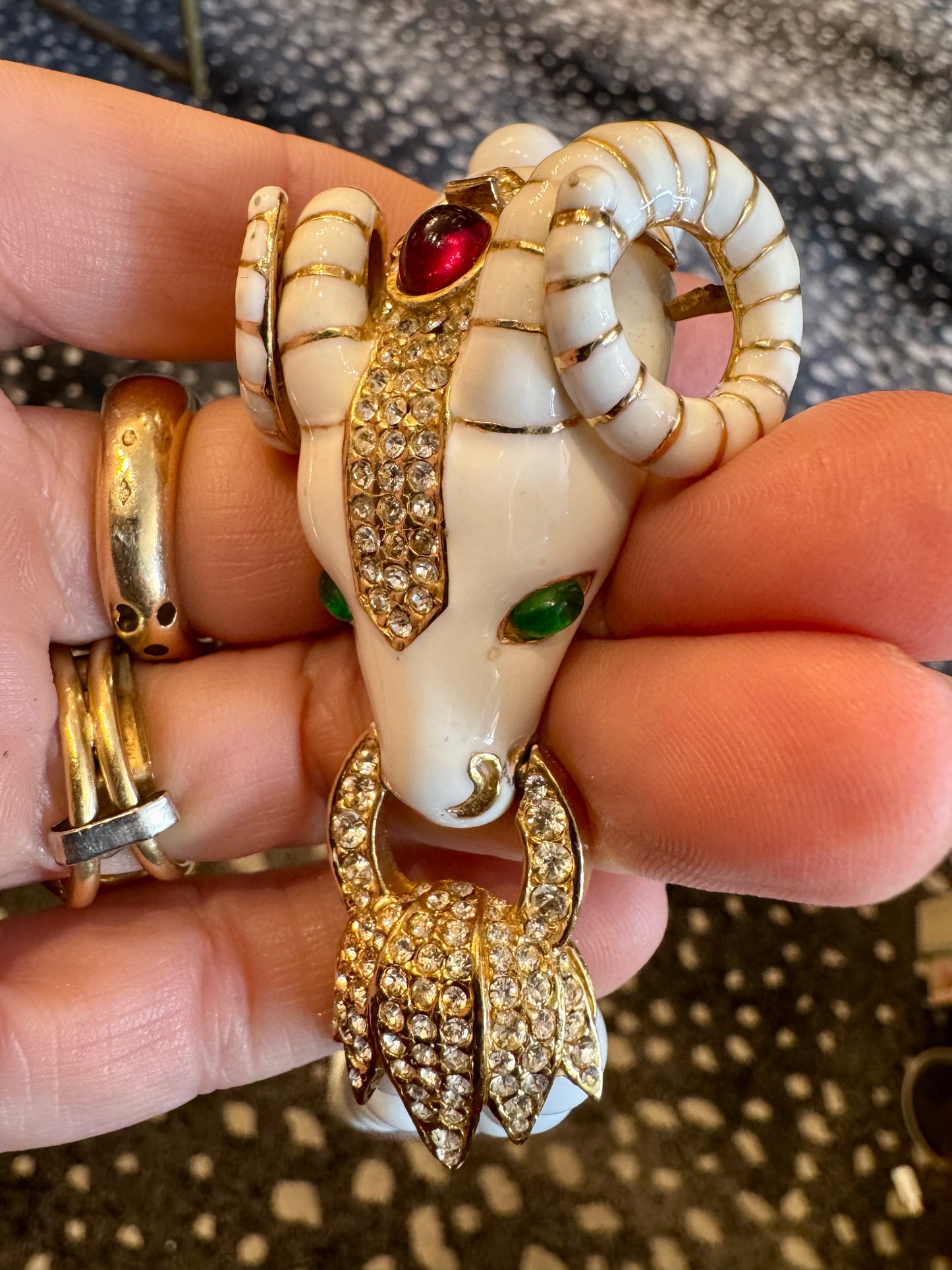Gorgeous unique double strand white bead rhinestone ram head necklace by CINER 1950s. Oscar worthy!
