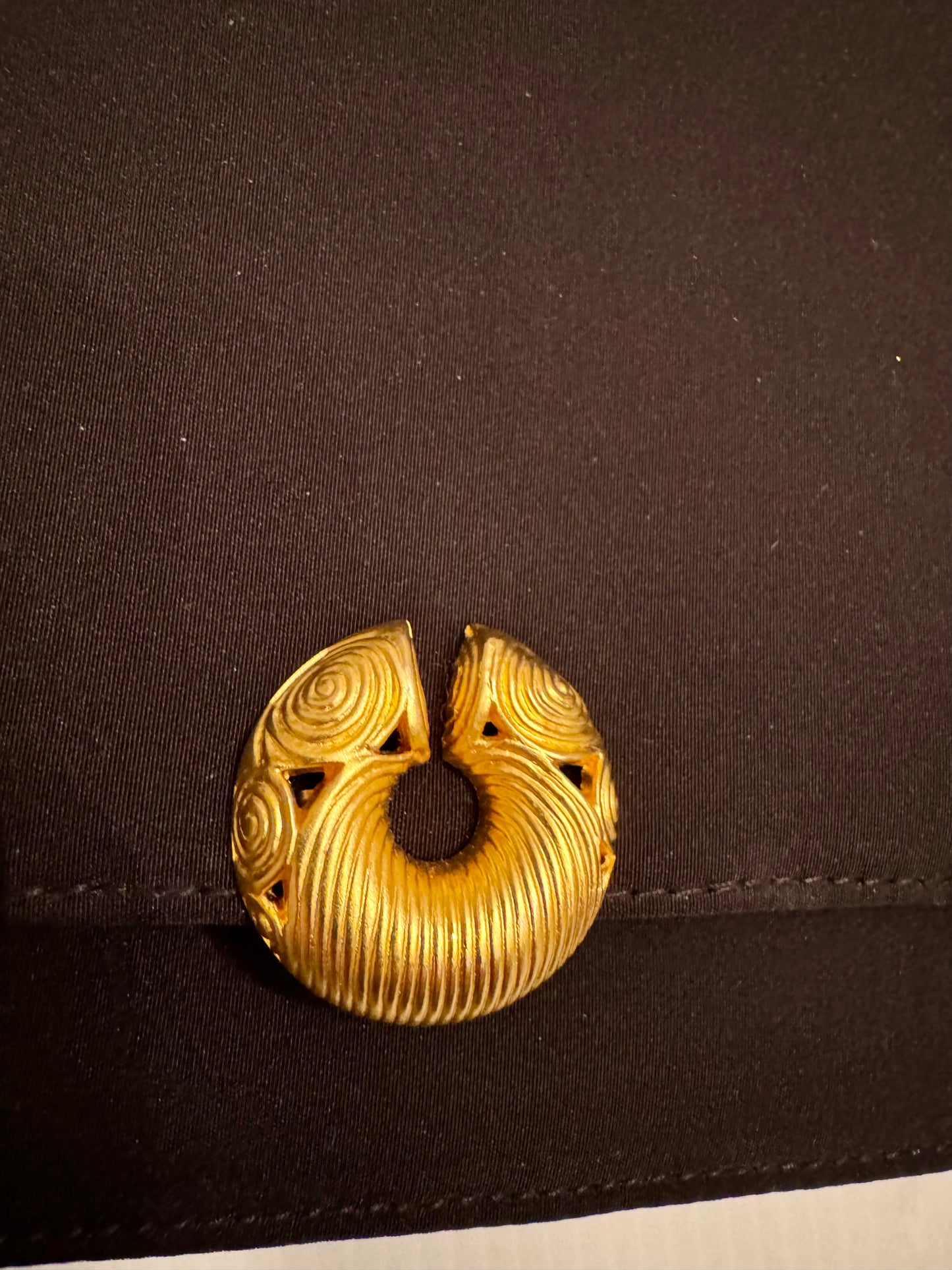 Beautiful vintage, Kenneth, J Lane, black handbag with gold chain, beautiful, gold hardware, and optional shoulder strap