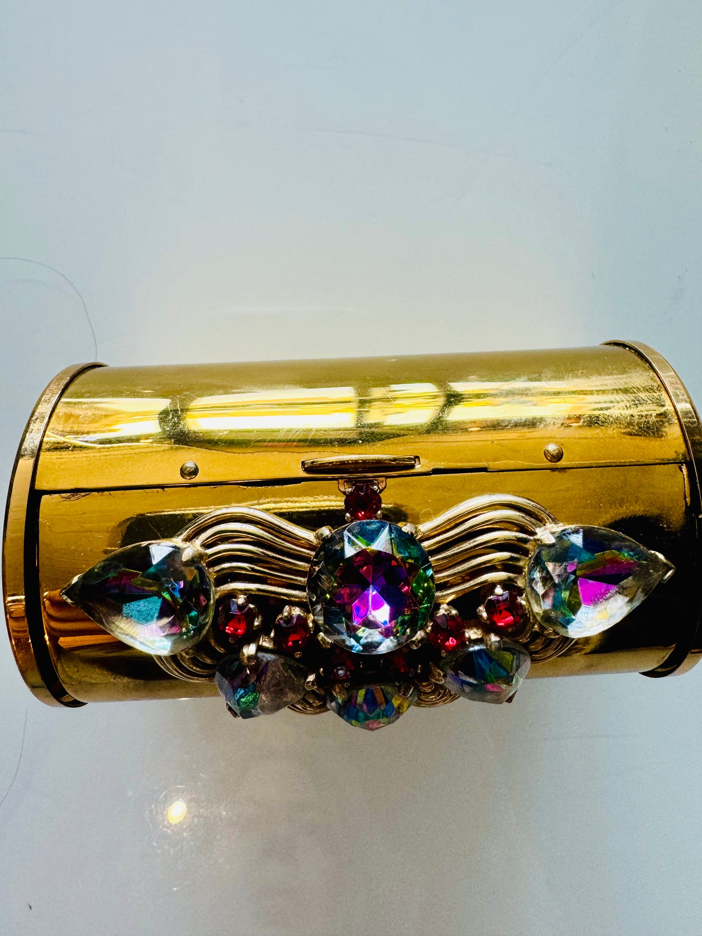 Gorgeous 1940s 2 layer round makeup compact with stunning rhinestone decor